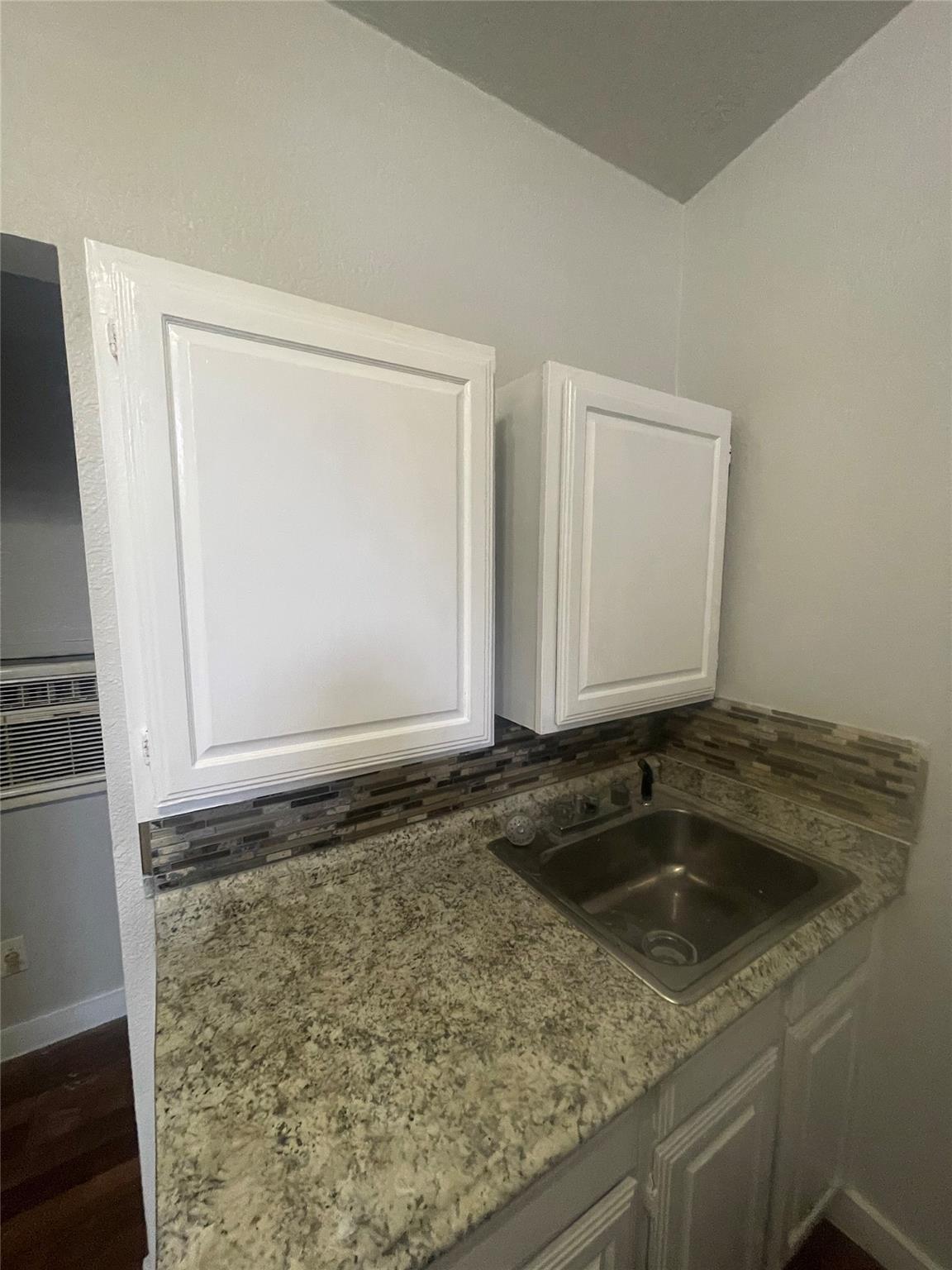 1108 W Mccarty Ln #a Property Photo 12