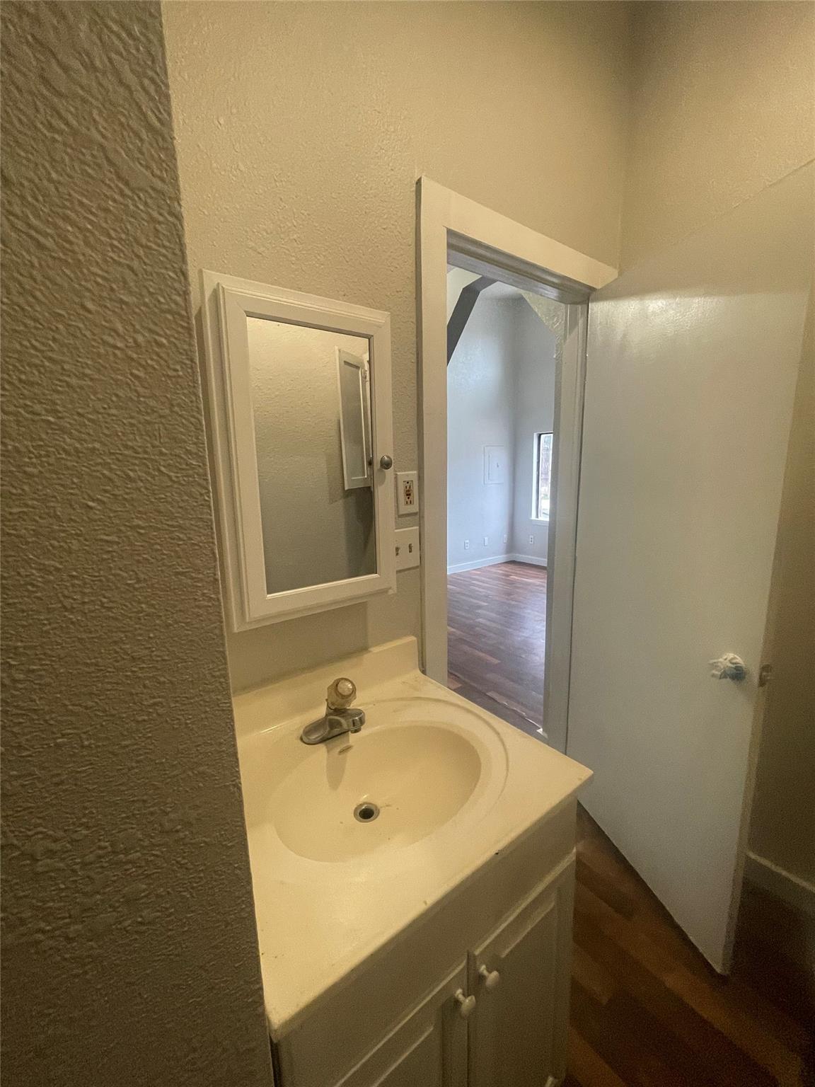 1108 W Mccarty Ln #a Property Photo 17