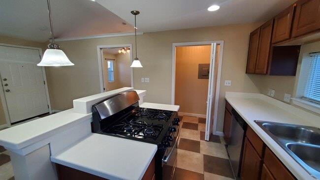 1116 Northwestern Ave #c Property Photo 5