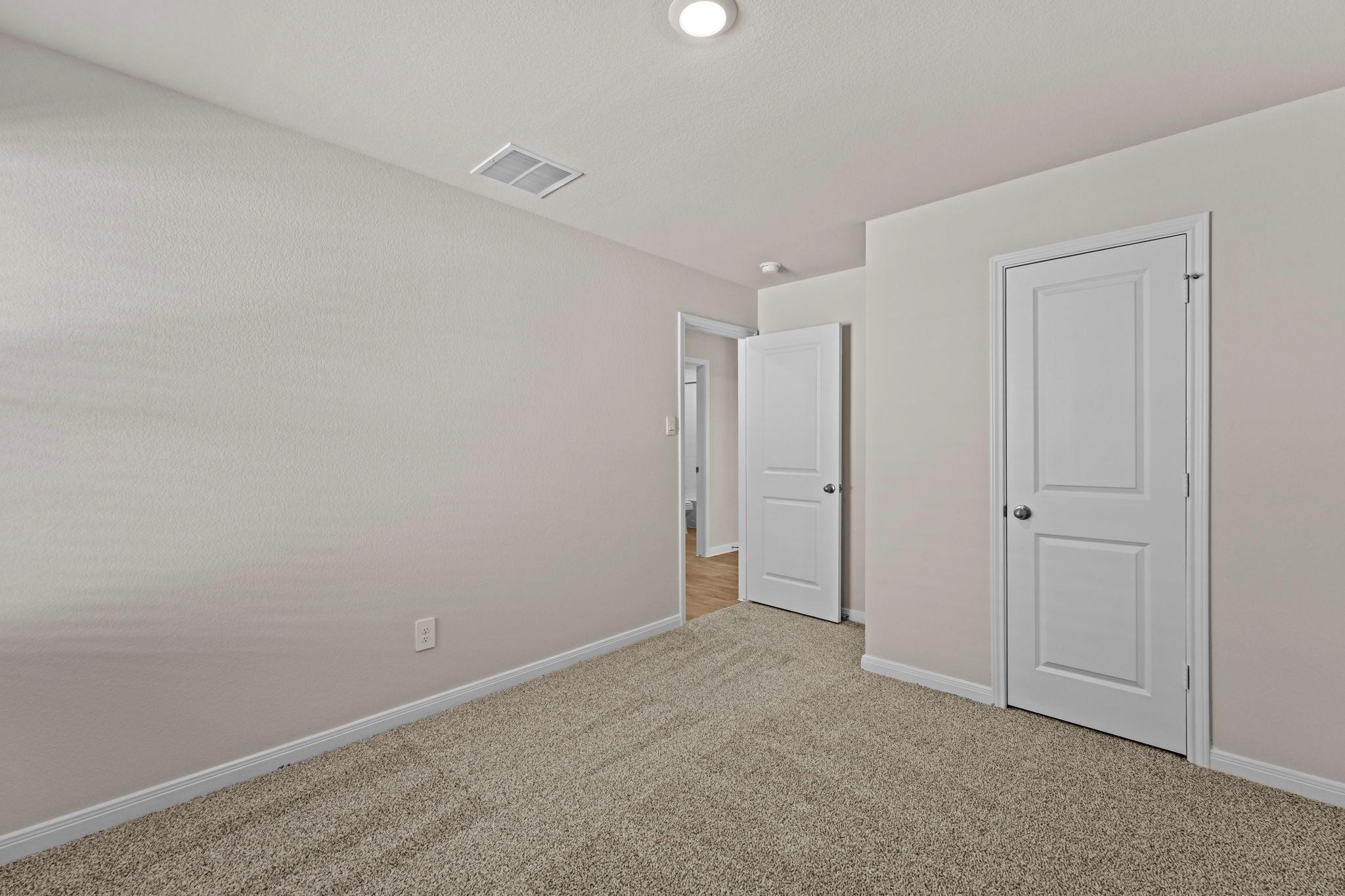 125 Raymondville Path Property Photo 12
