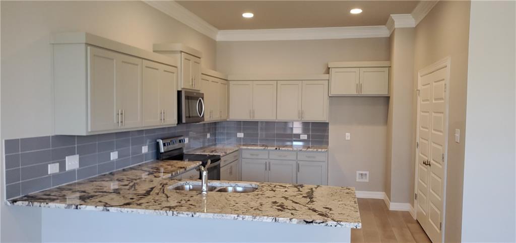 109 Everett Ct #b Property Photo 3