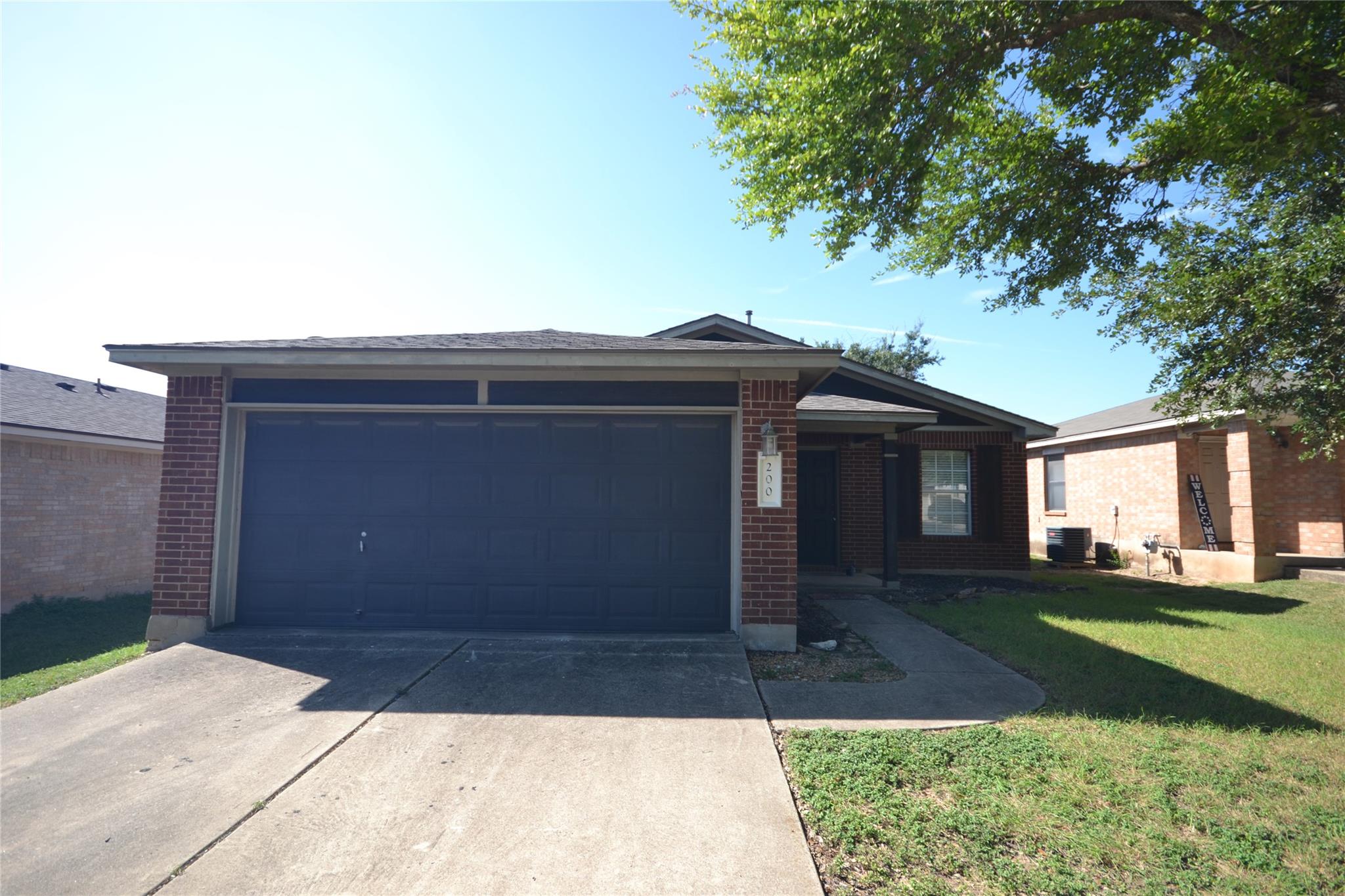 200 Lombard Dr Property Photo 1