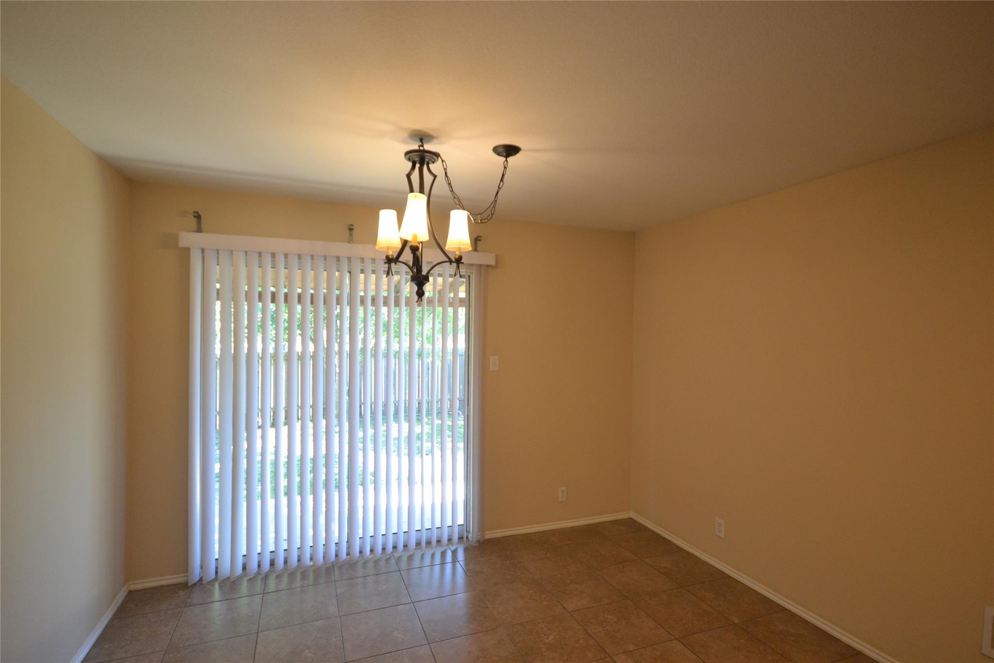 200 Lombard Dr Property Photo 4
