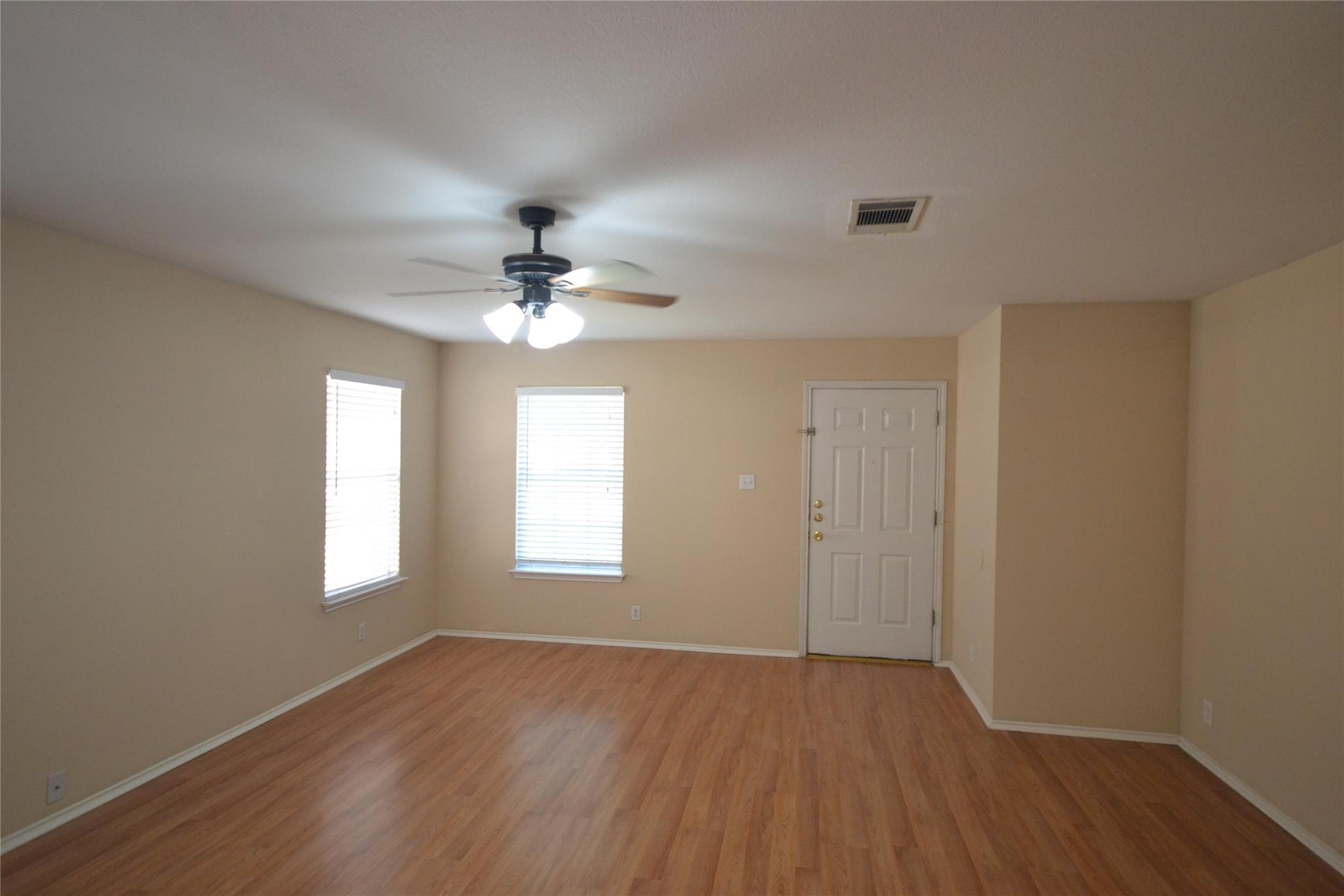 200 Lombard Dr Property Photo 5
