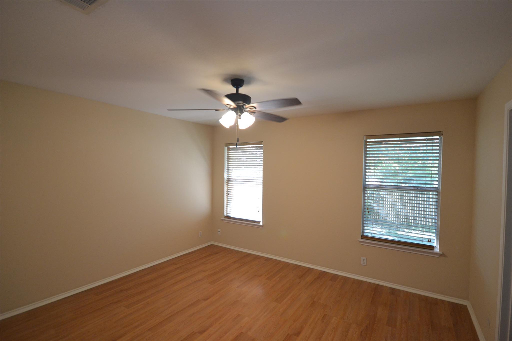 200 Lombard Dr Property Photo 9