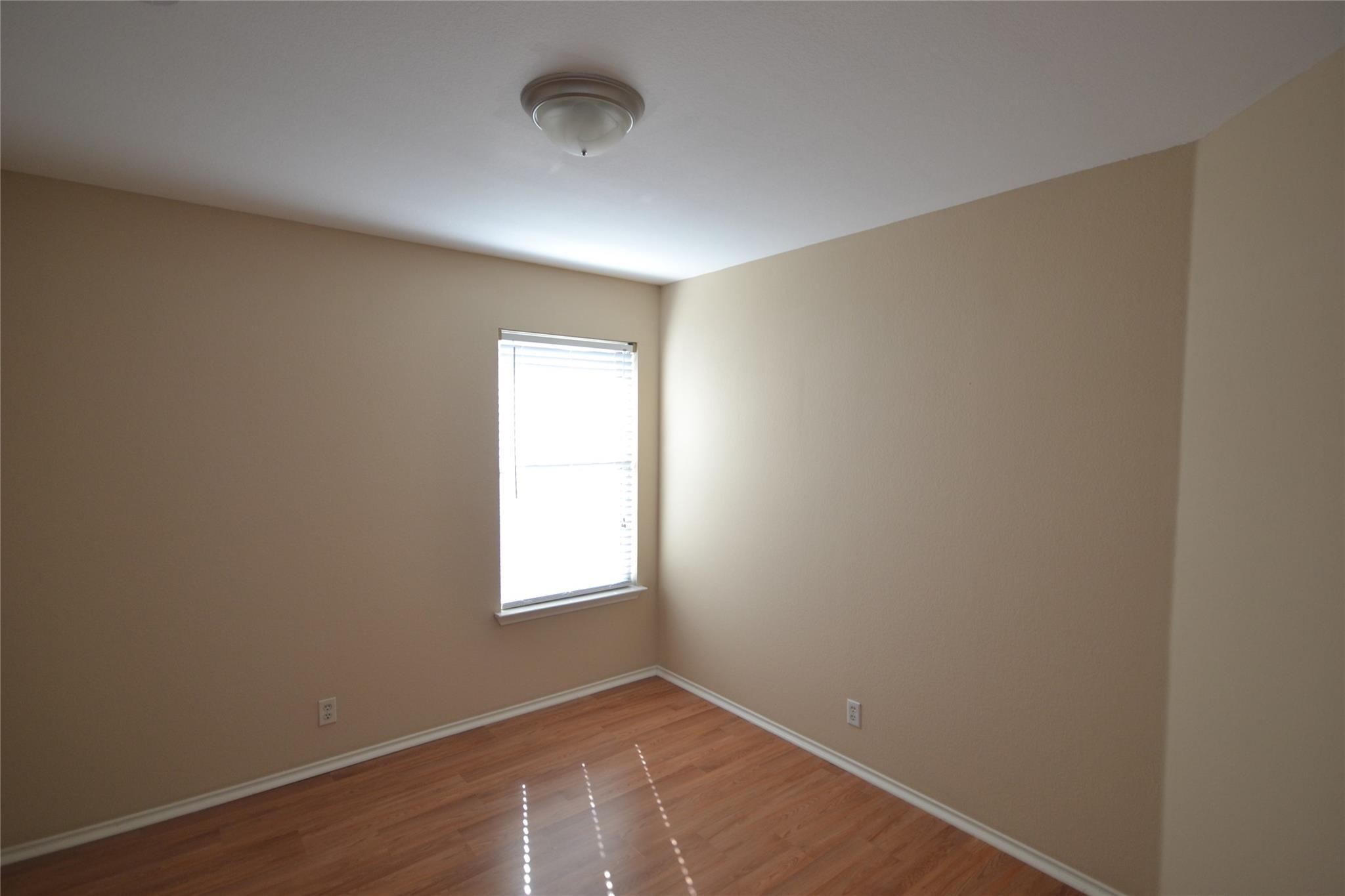 200 Lombard Dr Property Photo 13