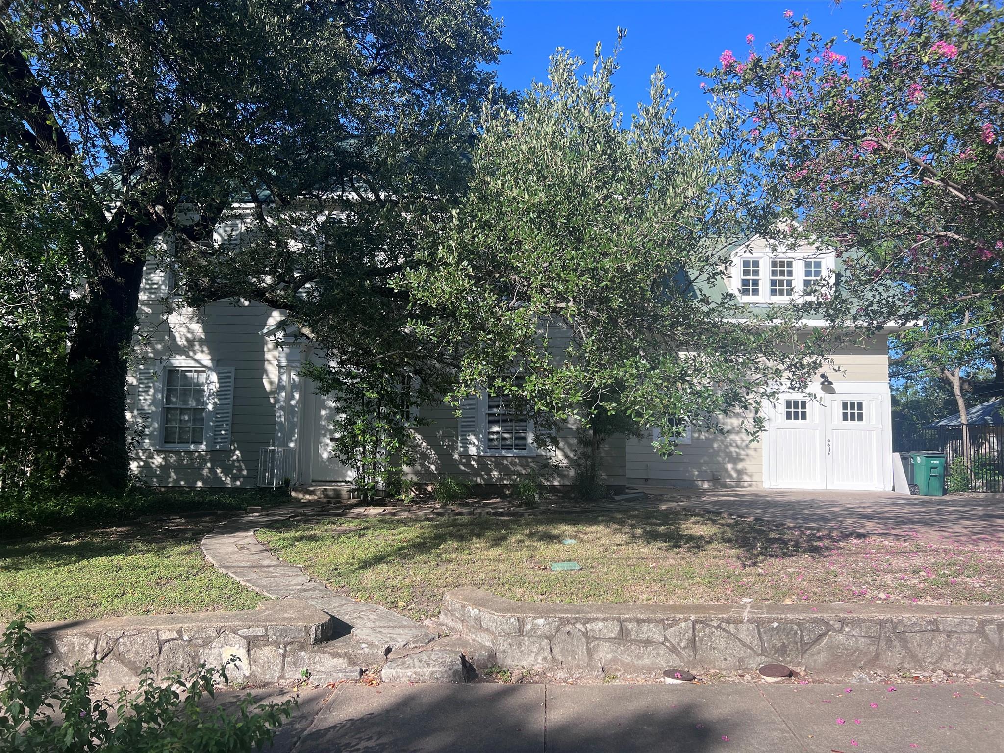 305 Moore Blvd Property Photo 1