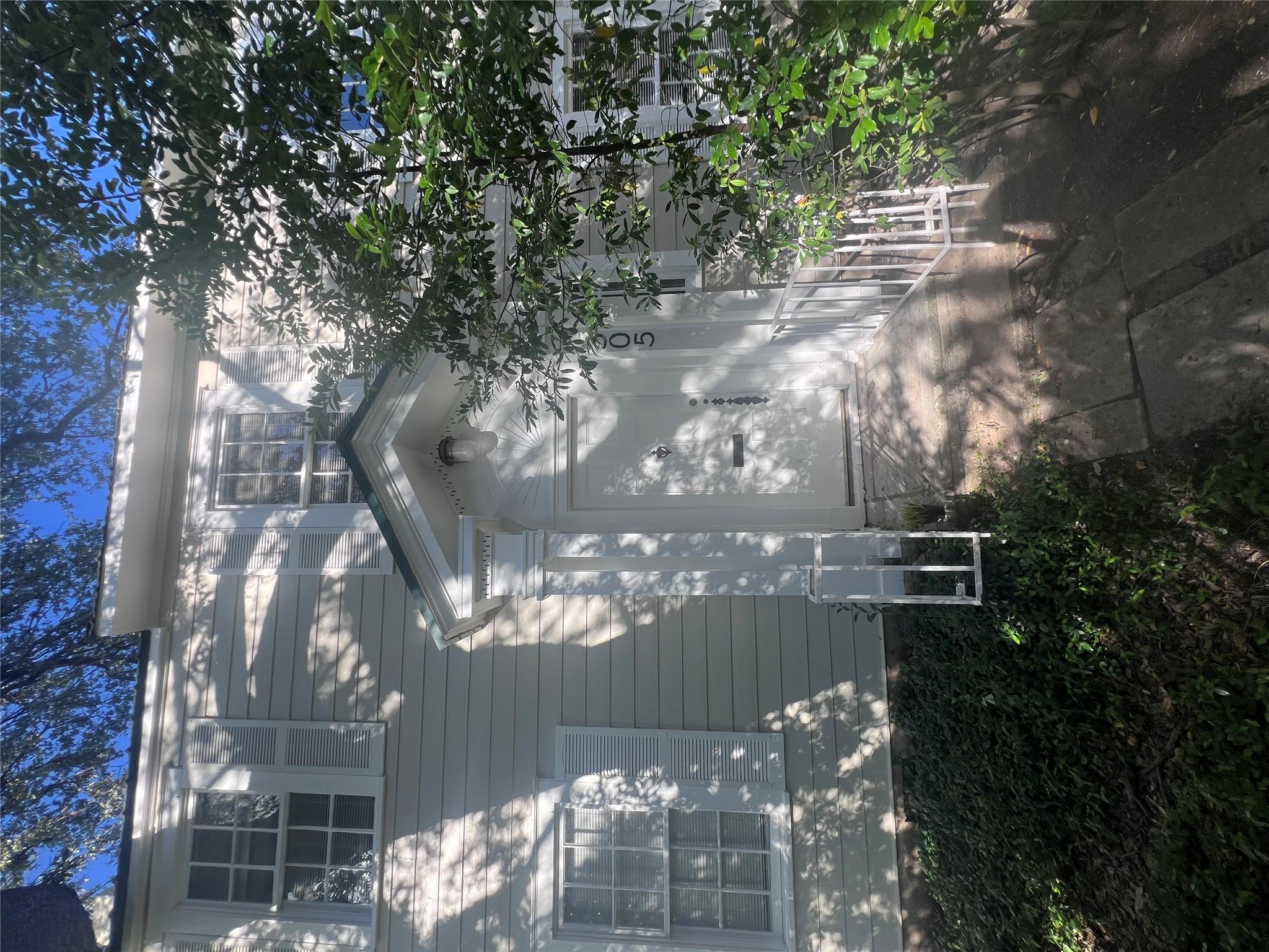 305 Moore Blvd Property Photo 3