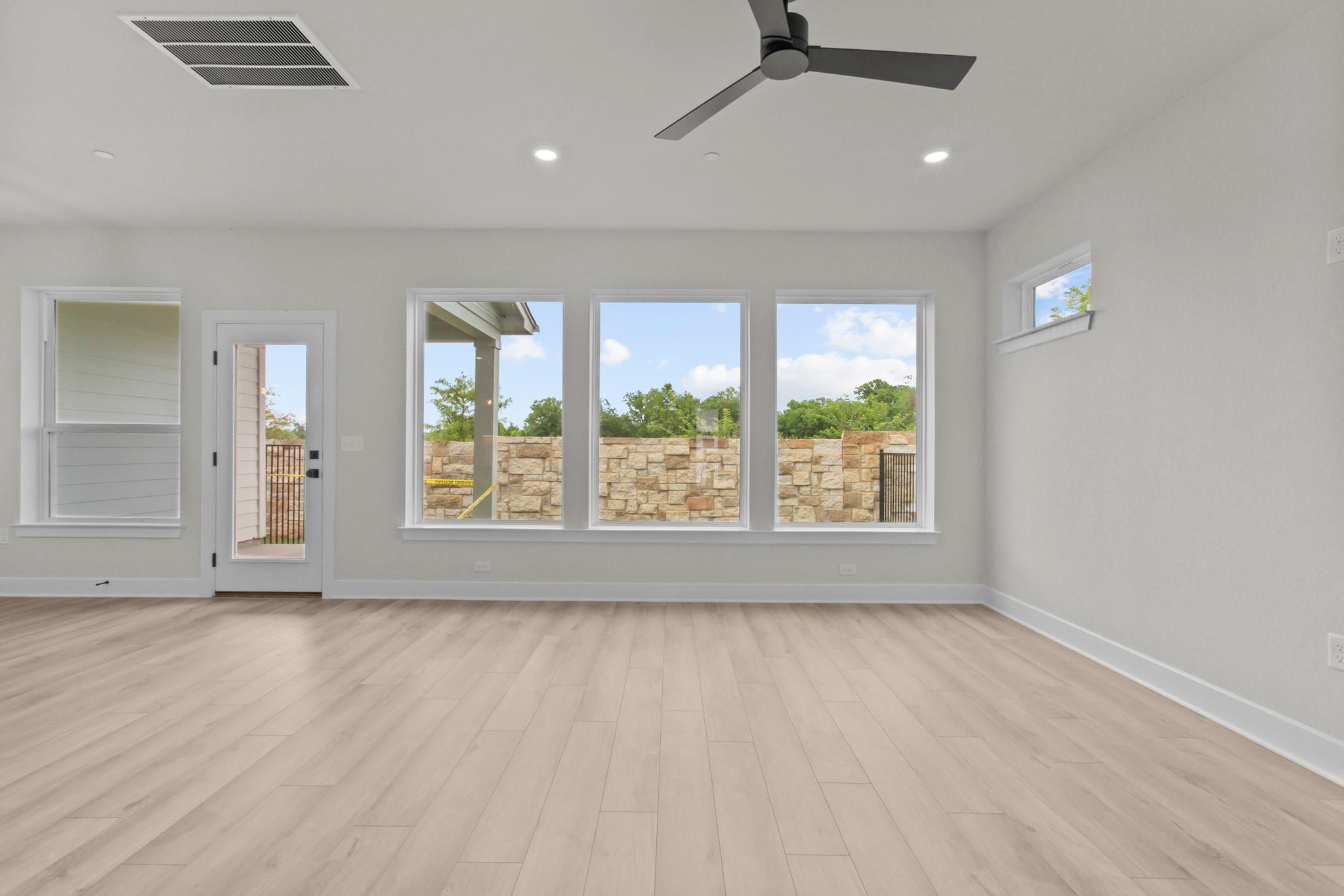 1024 Brickell Loop Property Photo 3