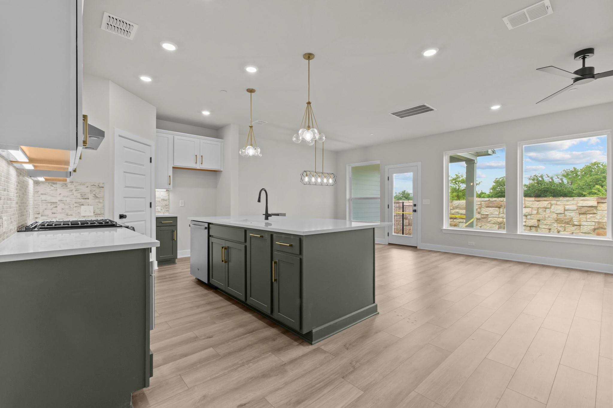 1024 Brickell Loop Property Photo 7