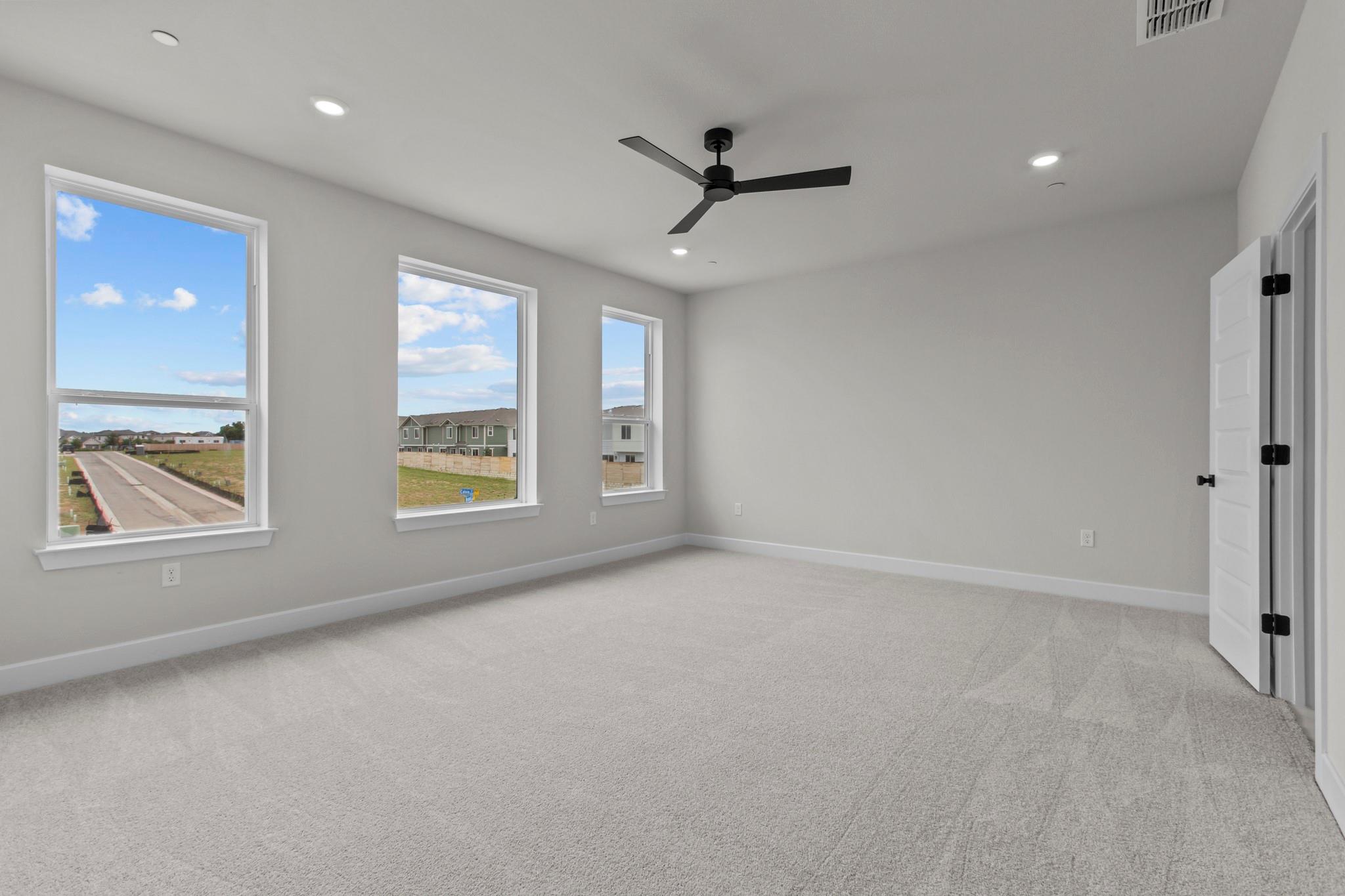 1024 Brickell Loop Property Photo 9