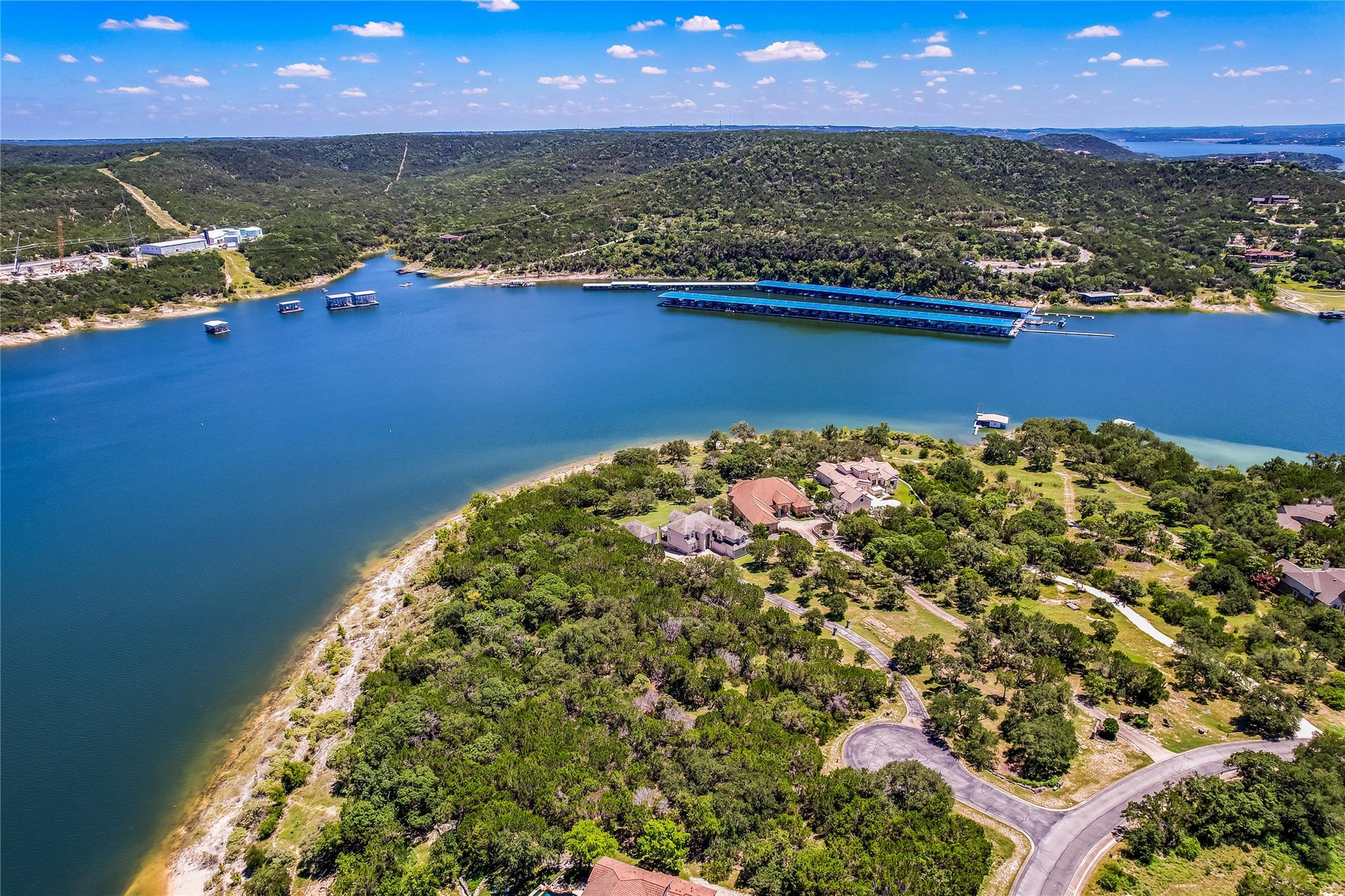 17140 Northlake Hills Dr Property Photo 7