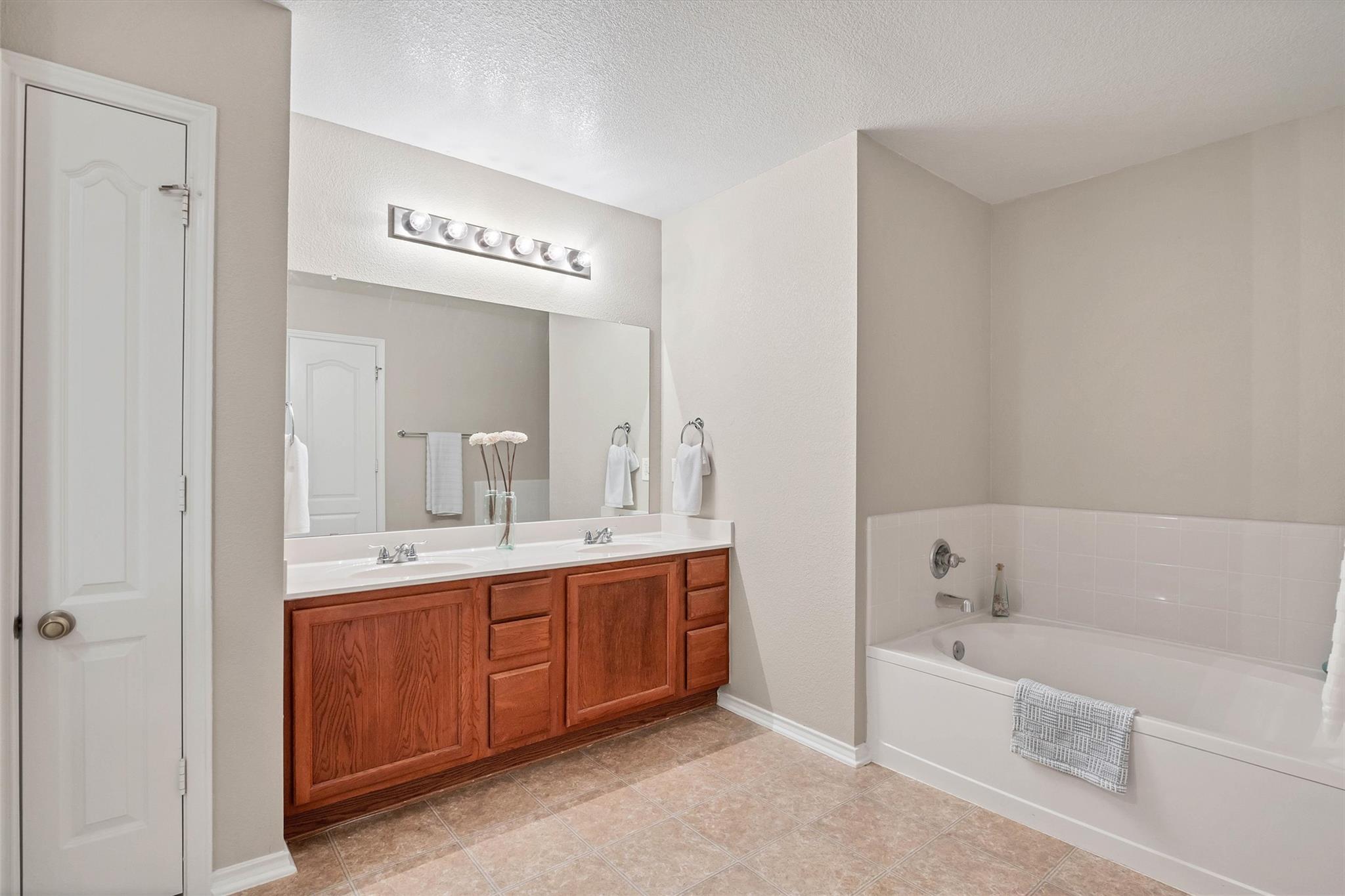 515 Paseo Grand Dr Property Photo 6