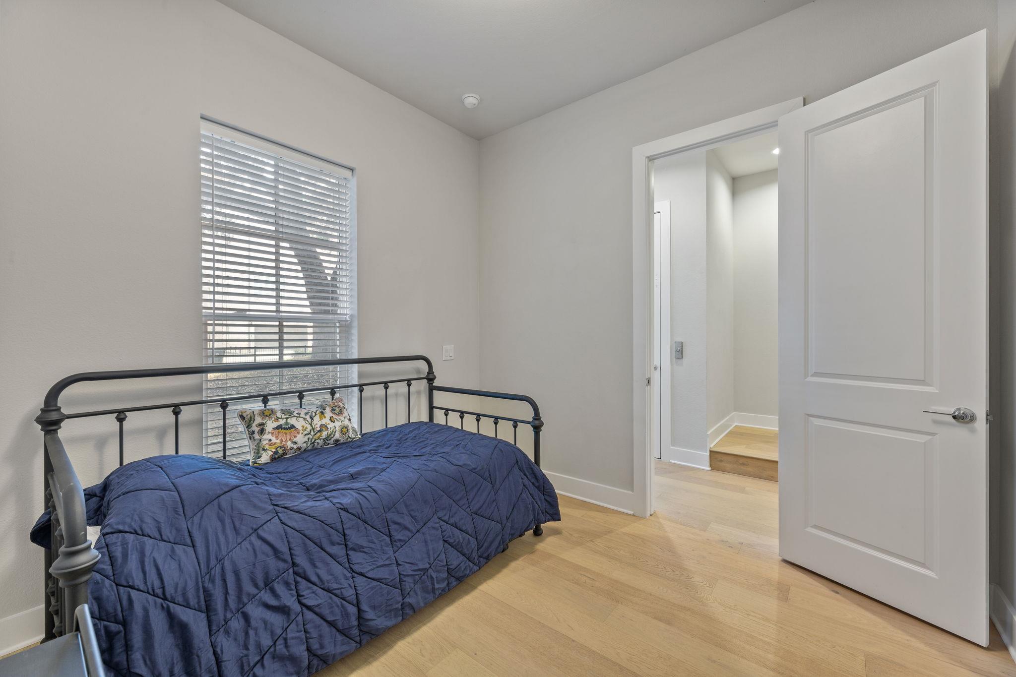 1301 Town Creek Dr #2 Property Photo 6