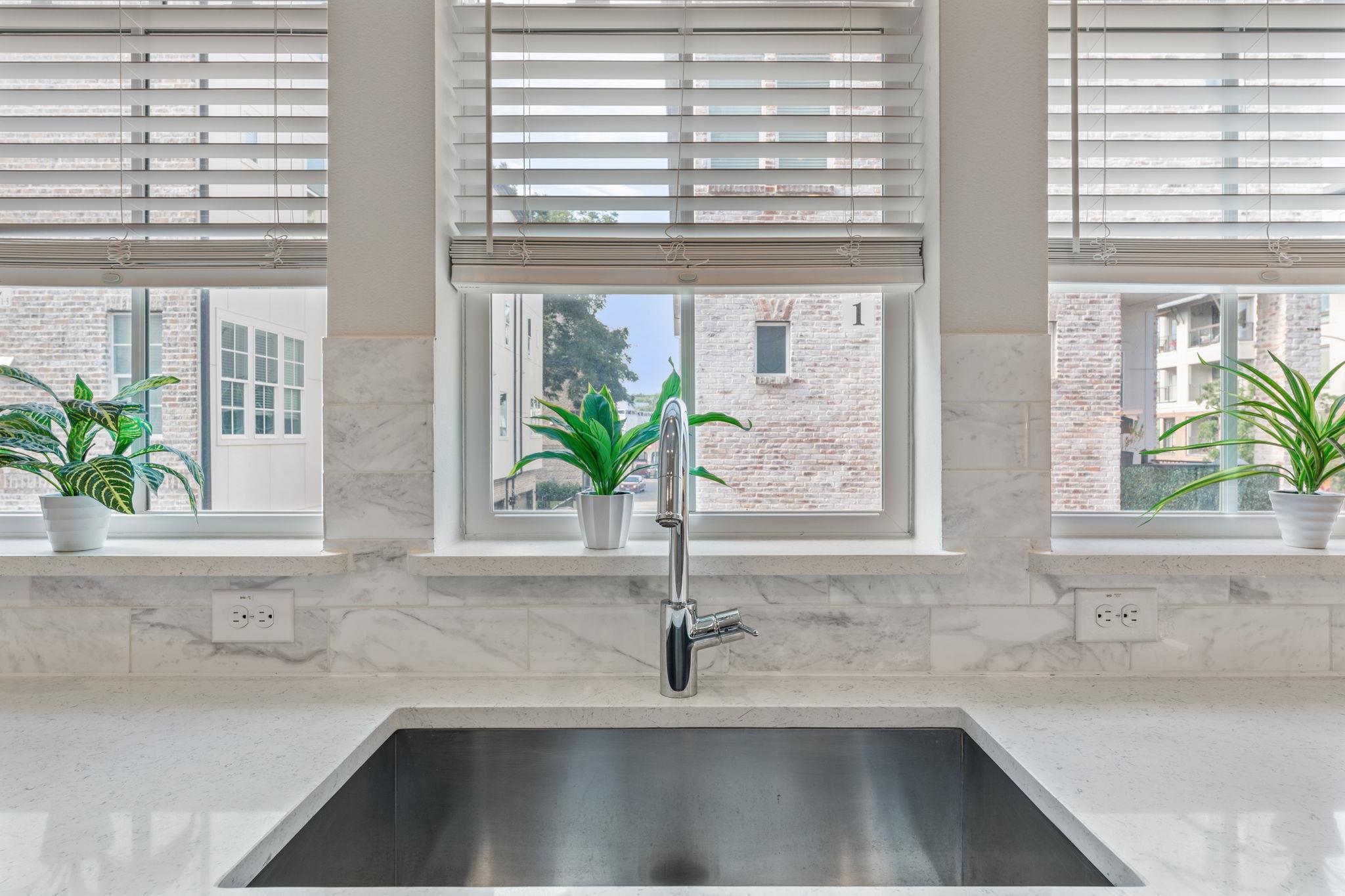 1301 Town Creek Dr #2 Property Photo 11