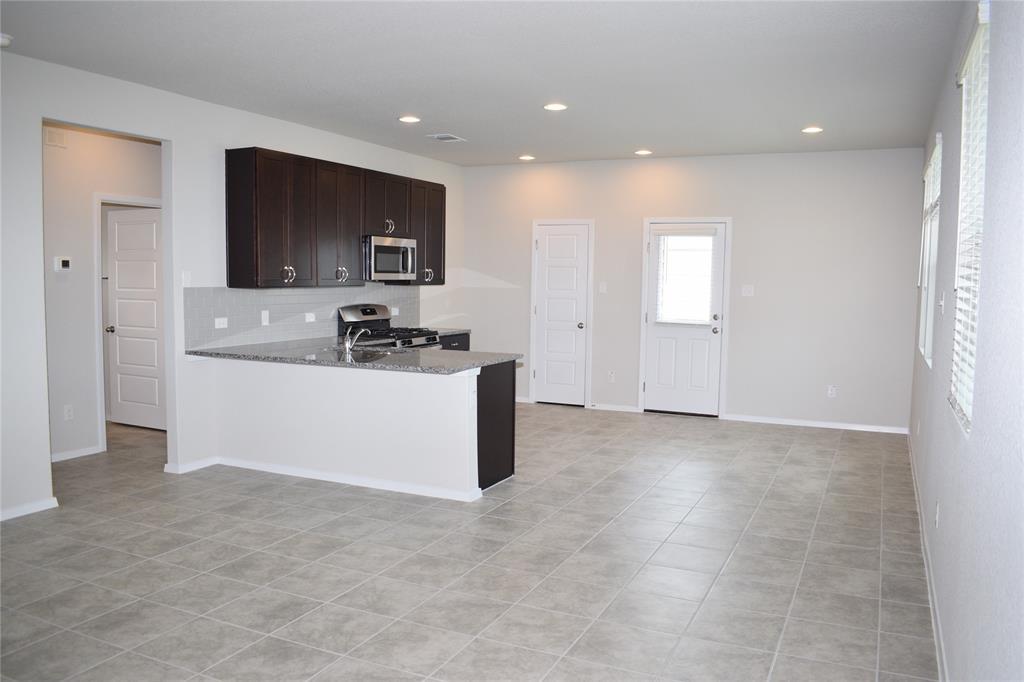 117 Keltic Dr Property Photo 3