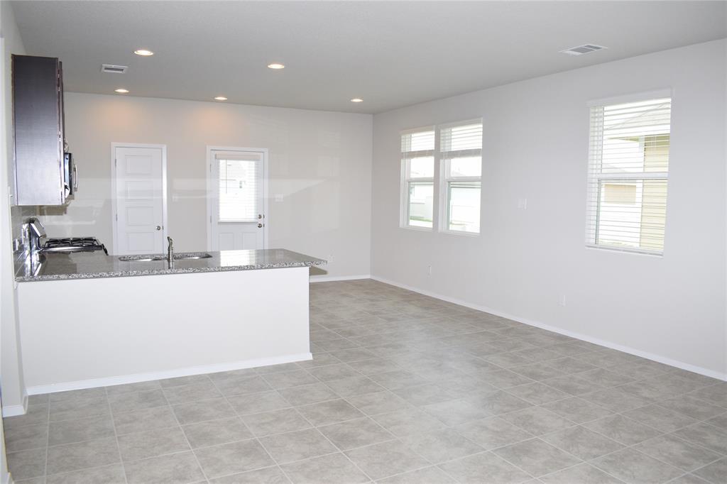 117 Keltic Dr Property Photo 4