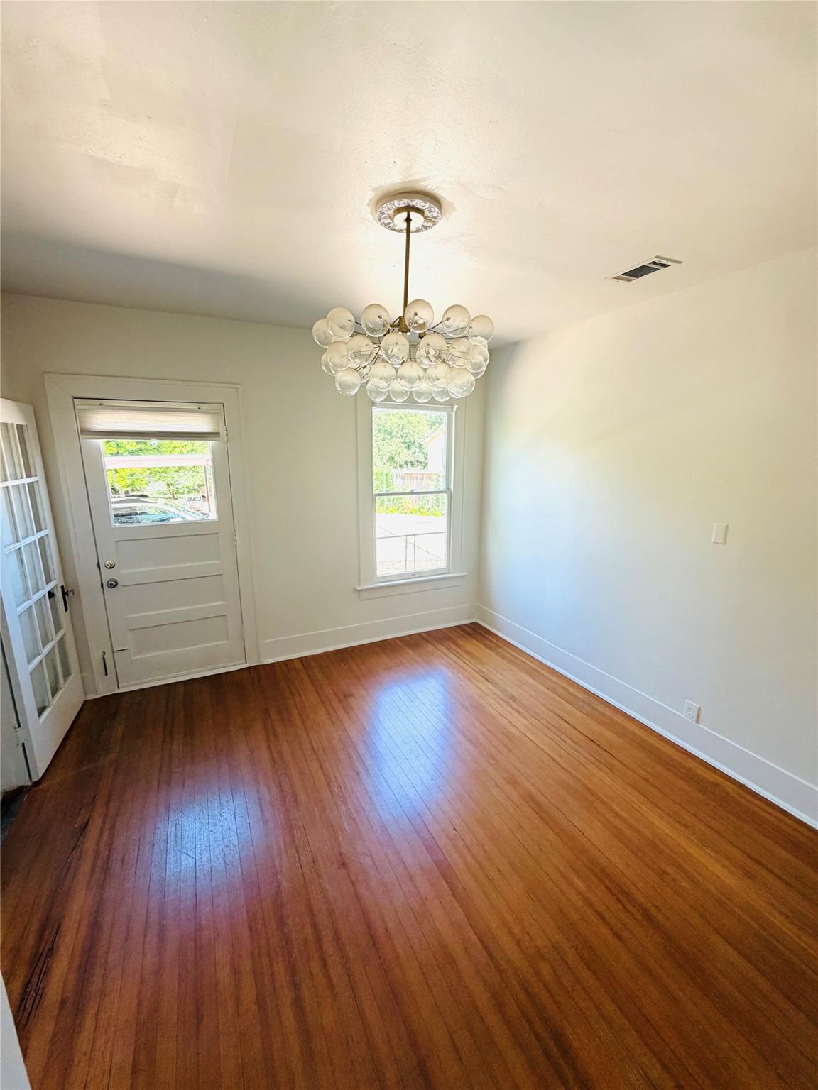 3212 E Oakmont Blvd #b Property Photo 6