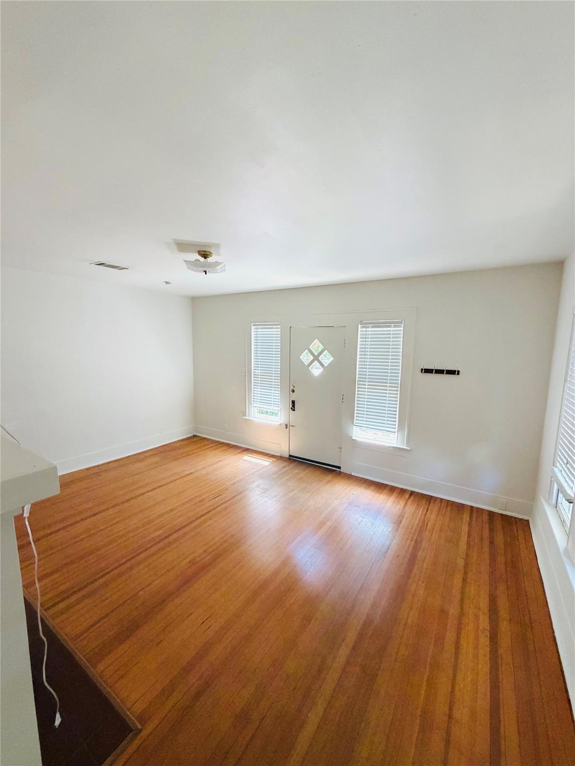 3212 E Oakmont Blvd #b Property Photo 11