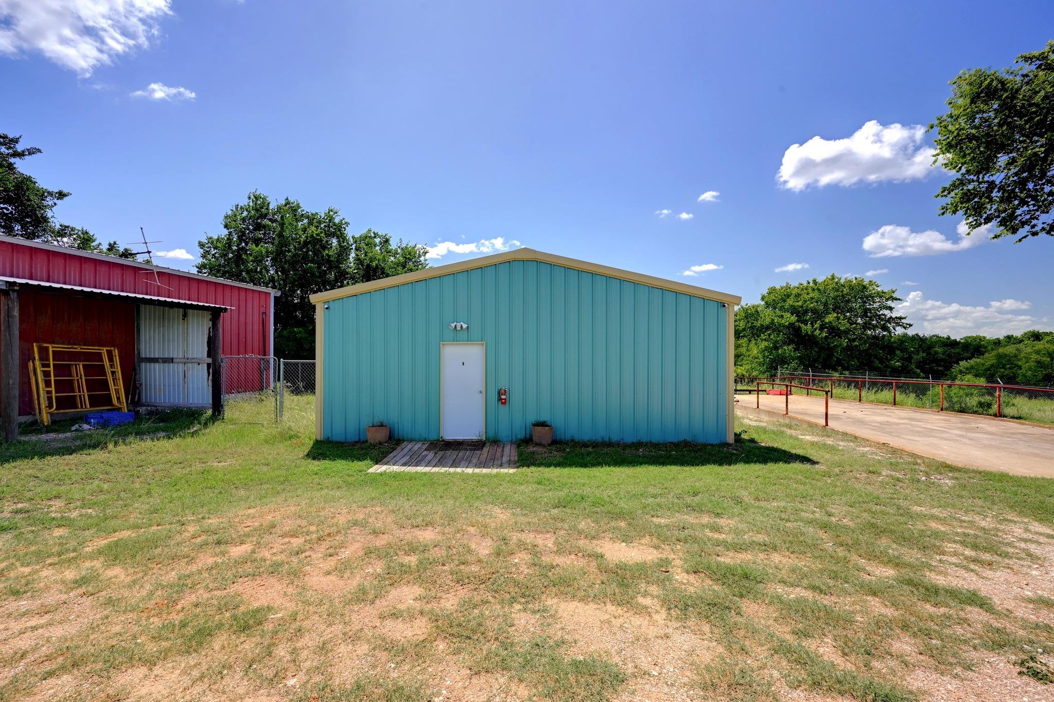 1940 S Magnolia Ave Property Photo 4