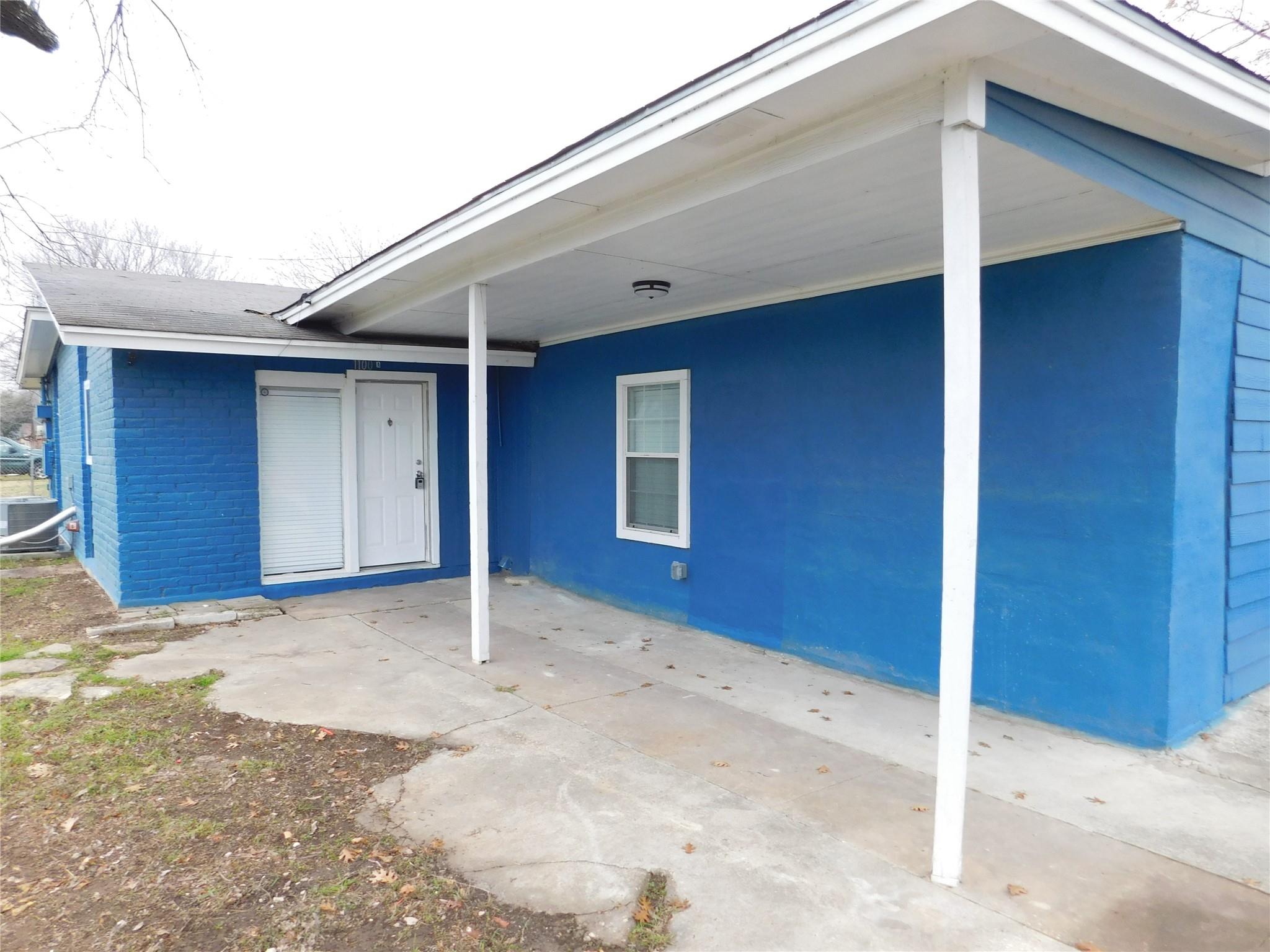 1100 Jolena Cir Property Photo 3