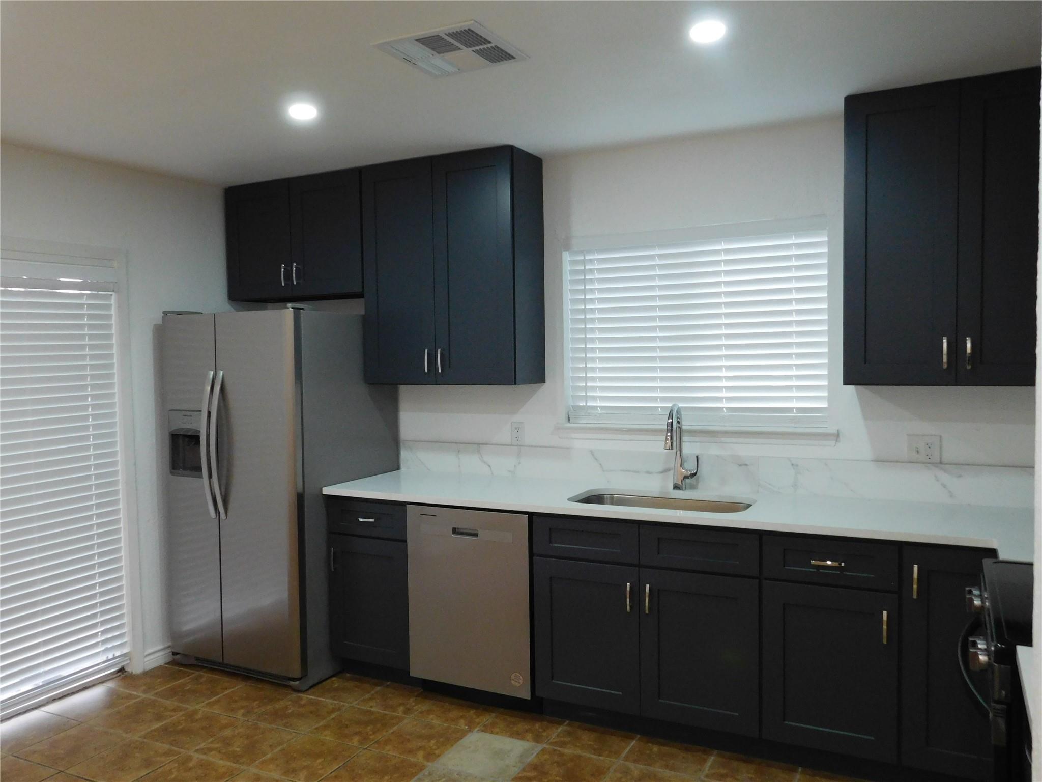 1100 Jolena Cir Property Photo 6