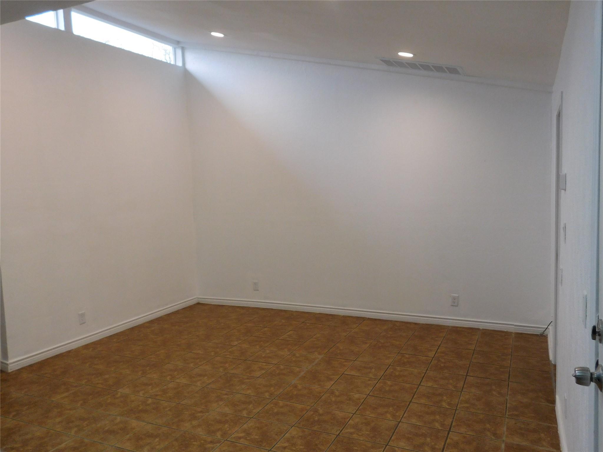 1100 Jolena Cir Property Photo 8