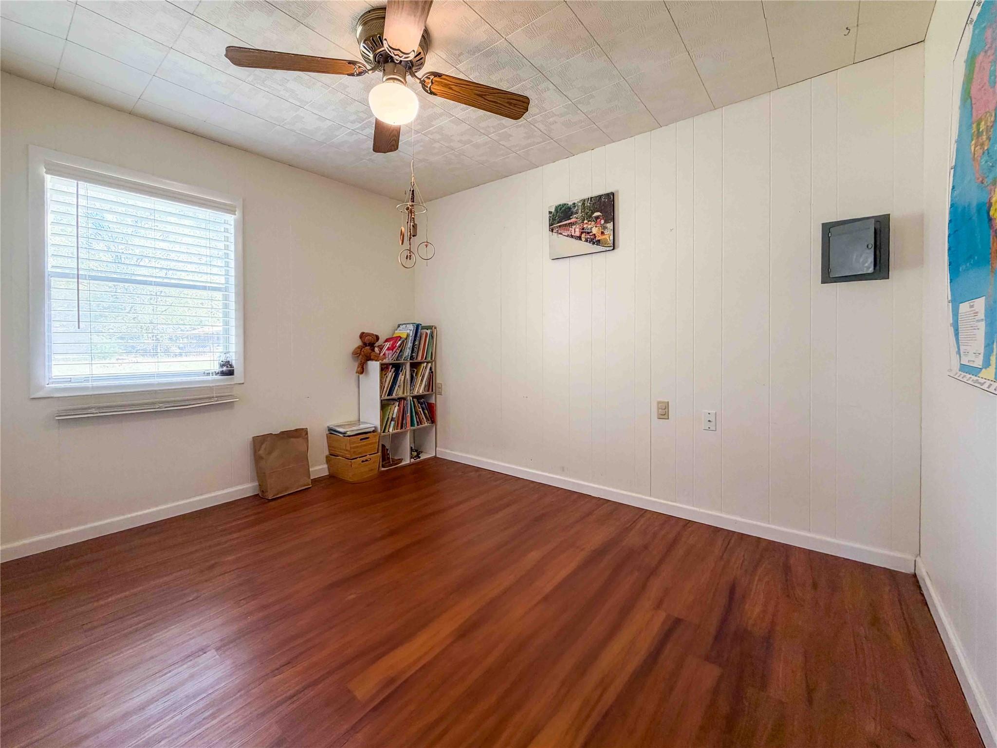 207 Crockett St Property Photo 11