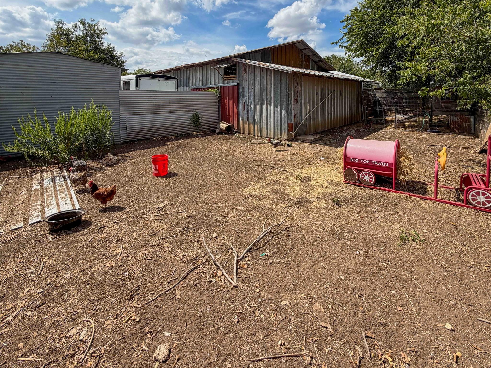 207 Crockett St Property Photo 28