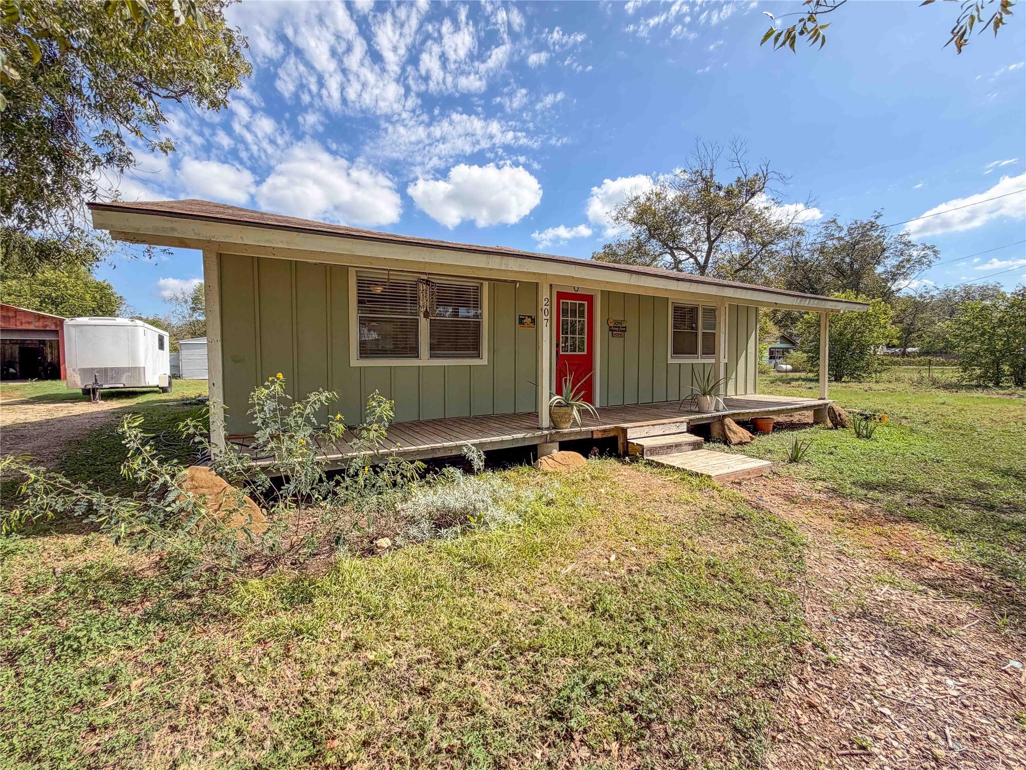 207 Crockett St Property Photo 30