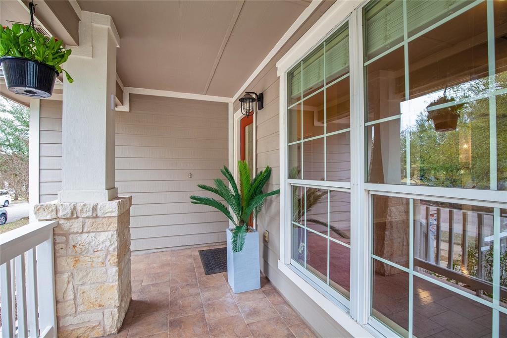 281 Hutton Dr Property Photo 2