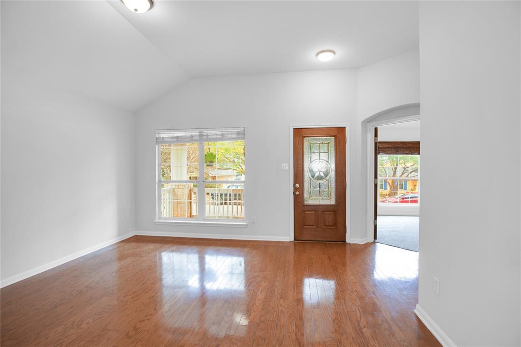 281 Hutton Dr Property Photo 8