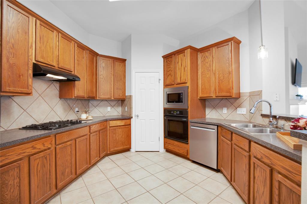 281 Hutton Dr Property Photo 17