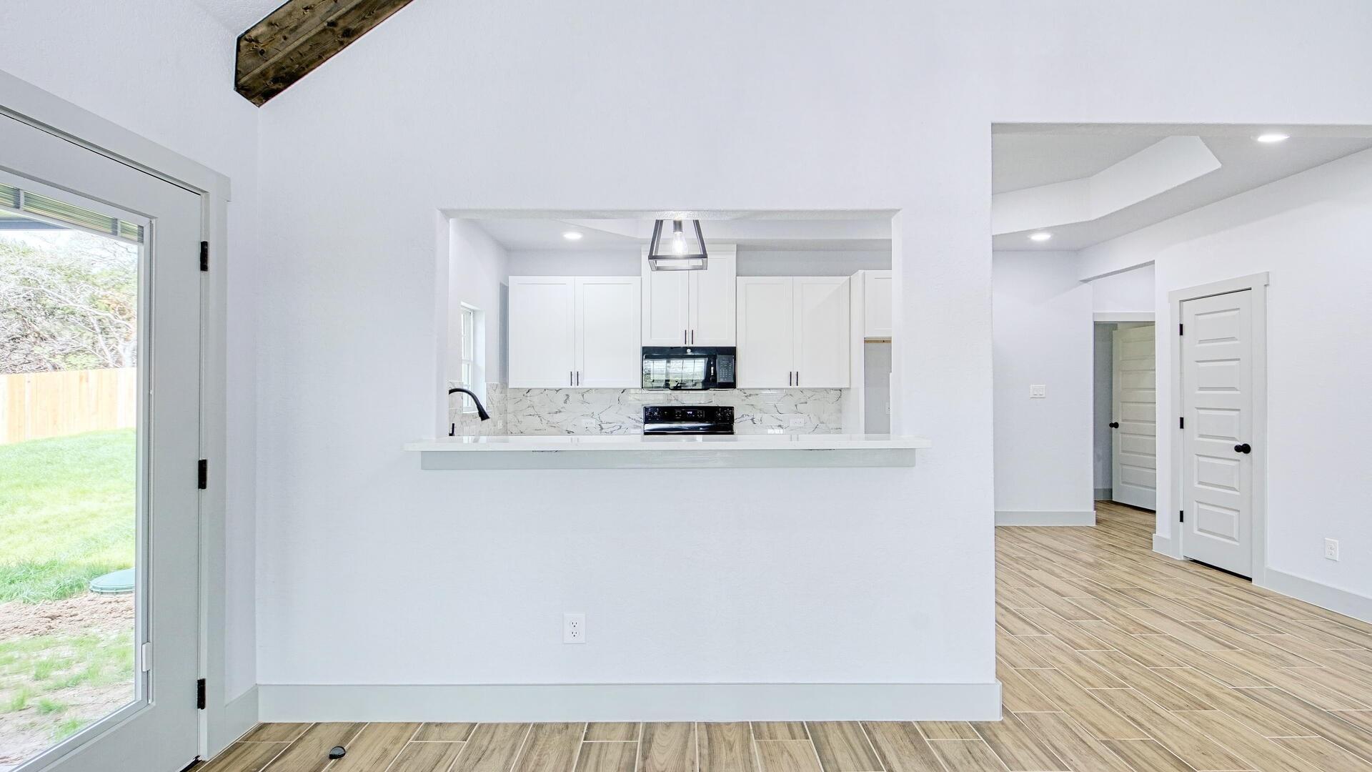 9170 Rebecca Creek Rd Property Photo 9