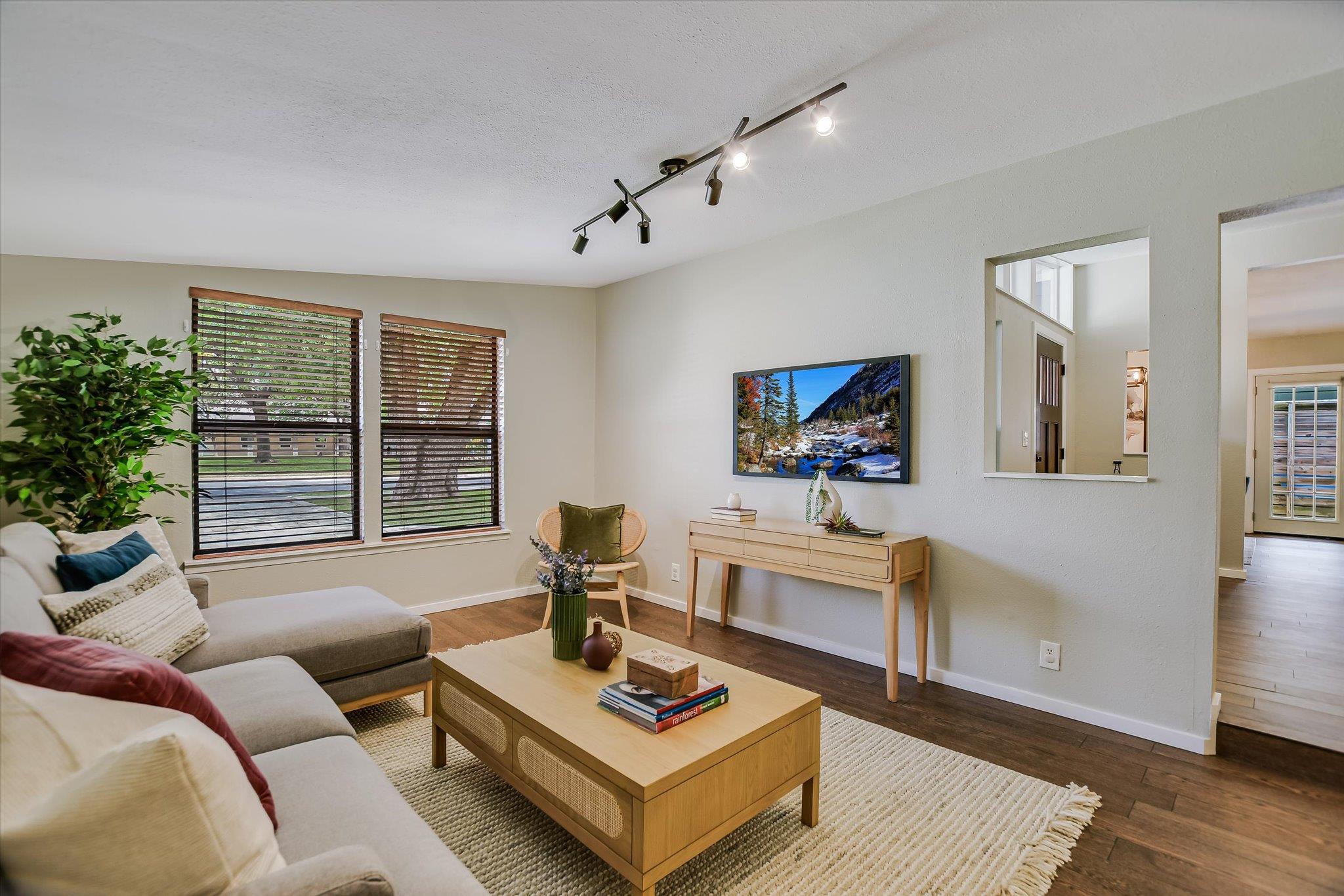 1309 Morrow St Property Photo 5