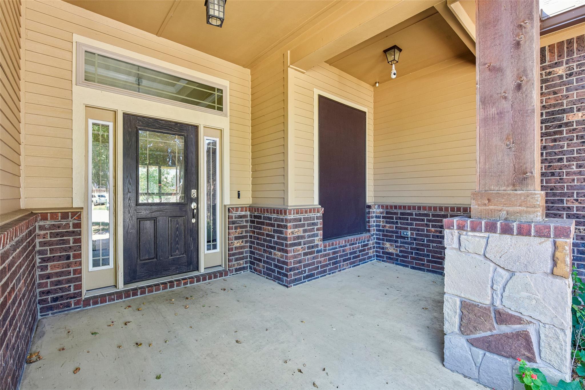 1319 Branchwood Way Property Photo 3