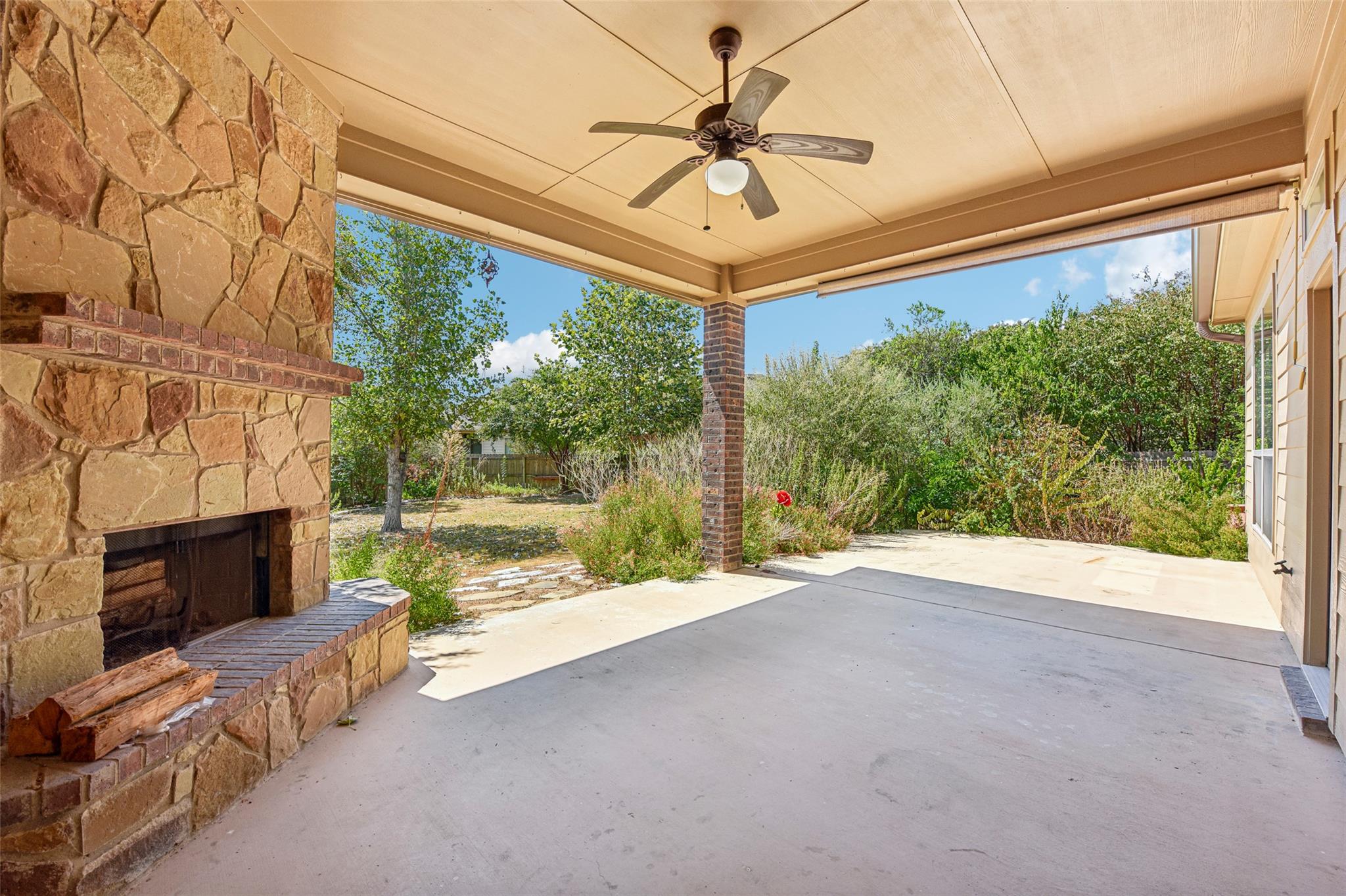 1319 Branchwood Way Property Photo 5
