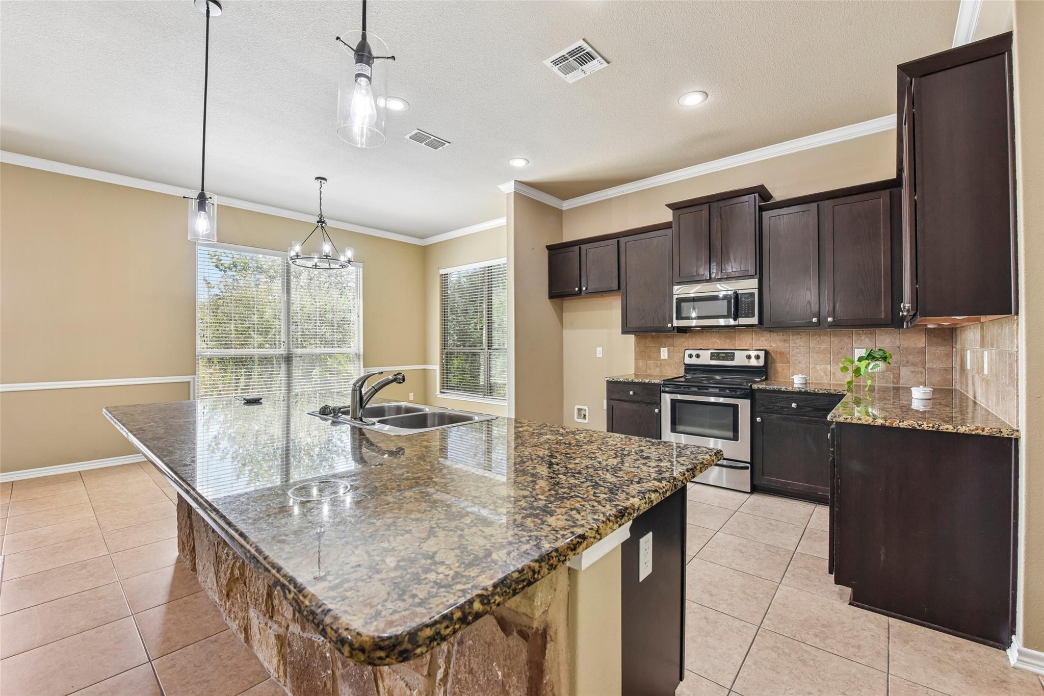 1319 Branchwood Way Property Photo 13