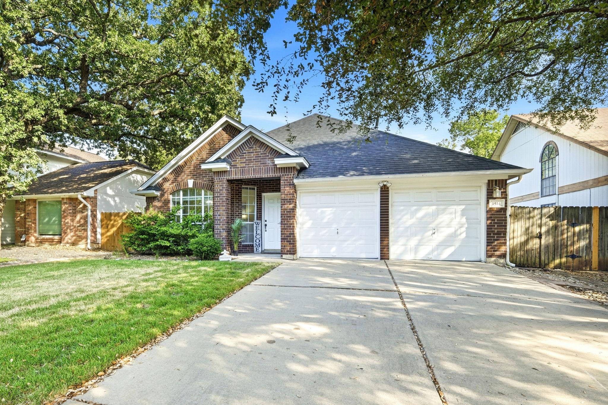1514 White Oak Loop Property Photo 1