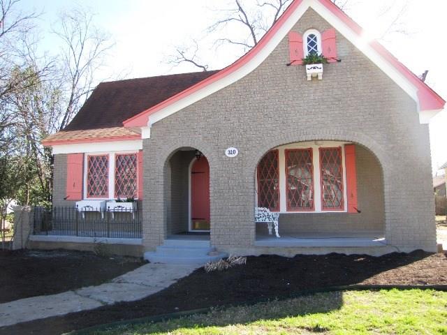 310 W University Ave C Property Photo