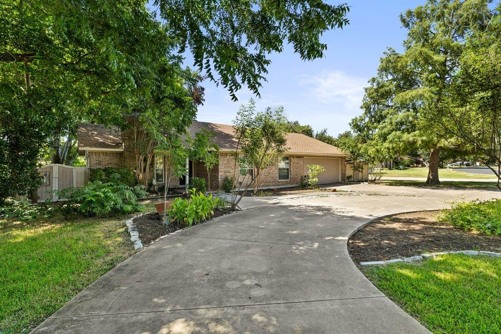9513 Braeburn Gln Property Photo 2