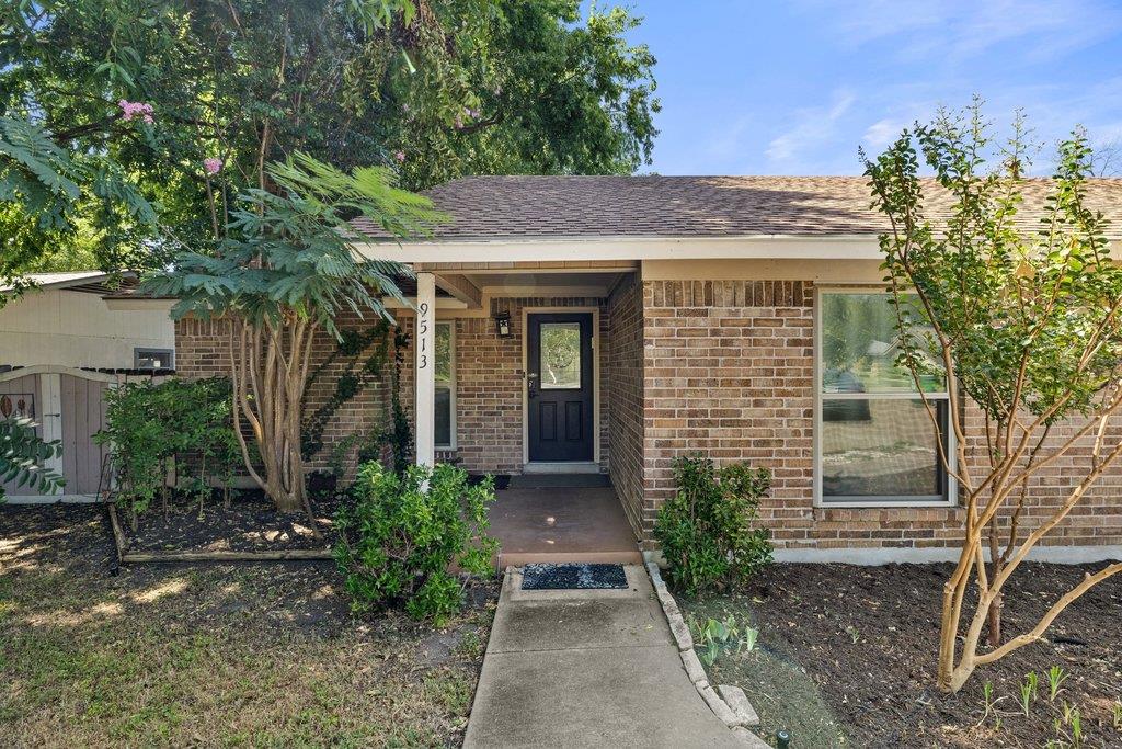 9513 Braeburn Gln Property Photo 5