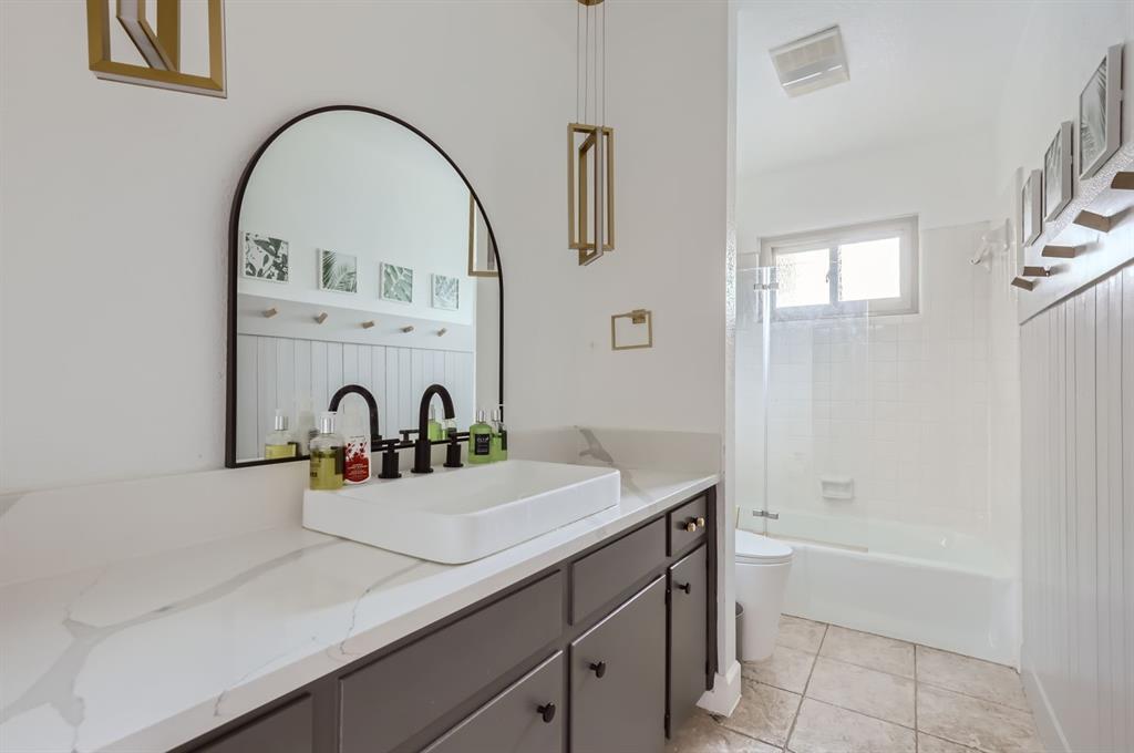 9513 Braeburn Gln Property Photo 13
