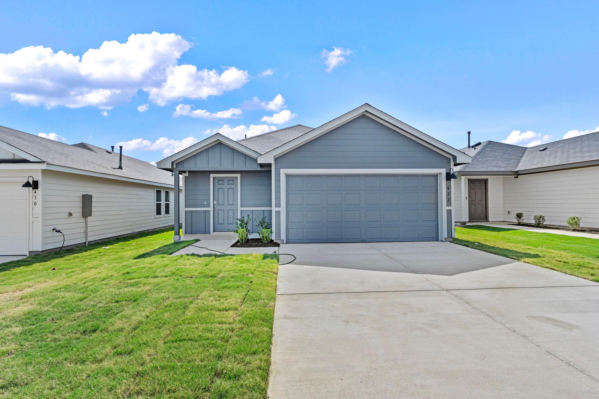 422 Low Pasture Trl Property Photo 1