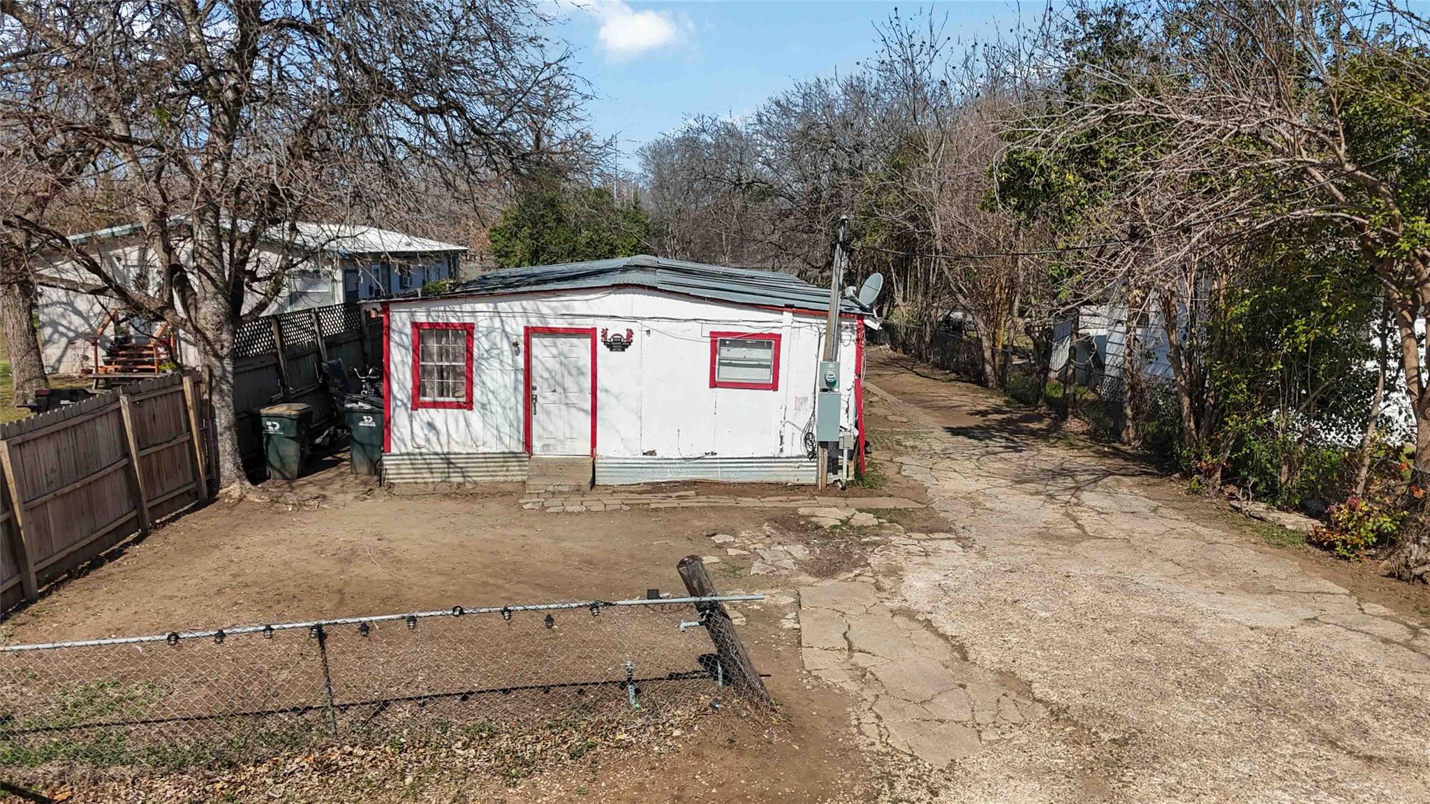 814 Alabama St Property Photo 1