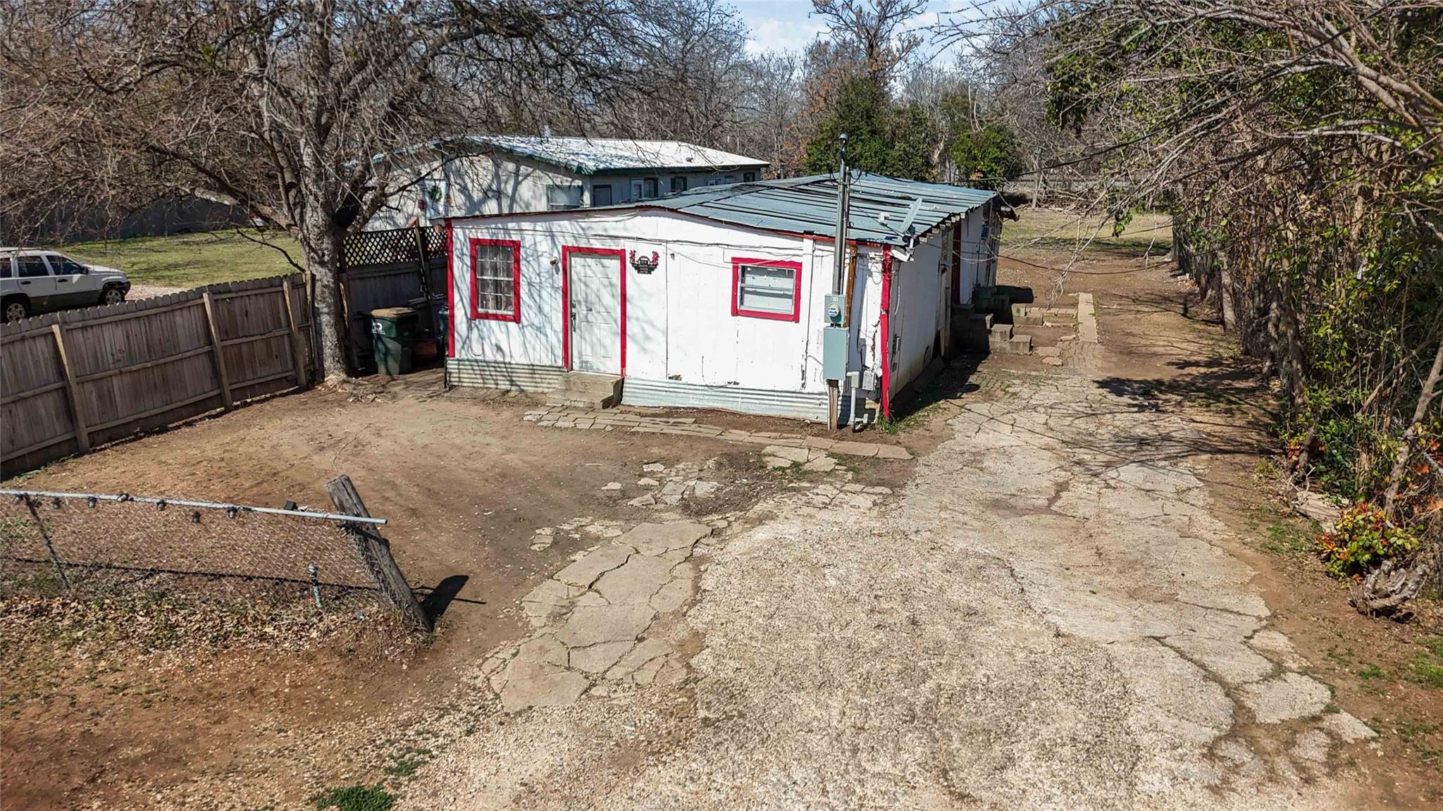 814 Alabama St Property Photo 4