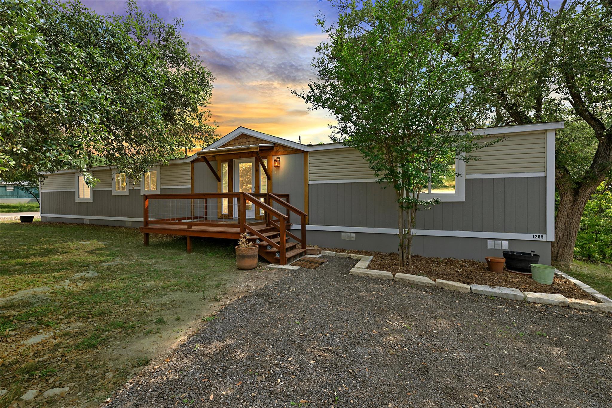 1265 Arcadia Dr Property Photo
