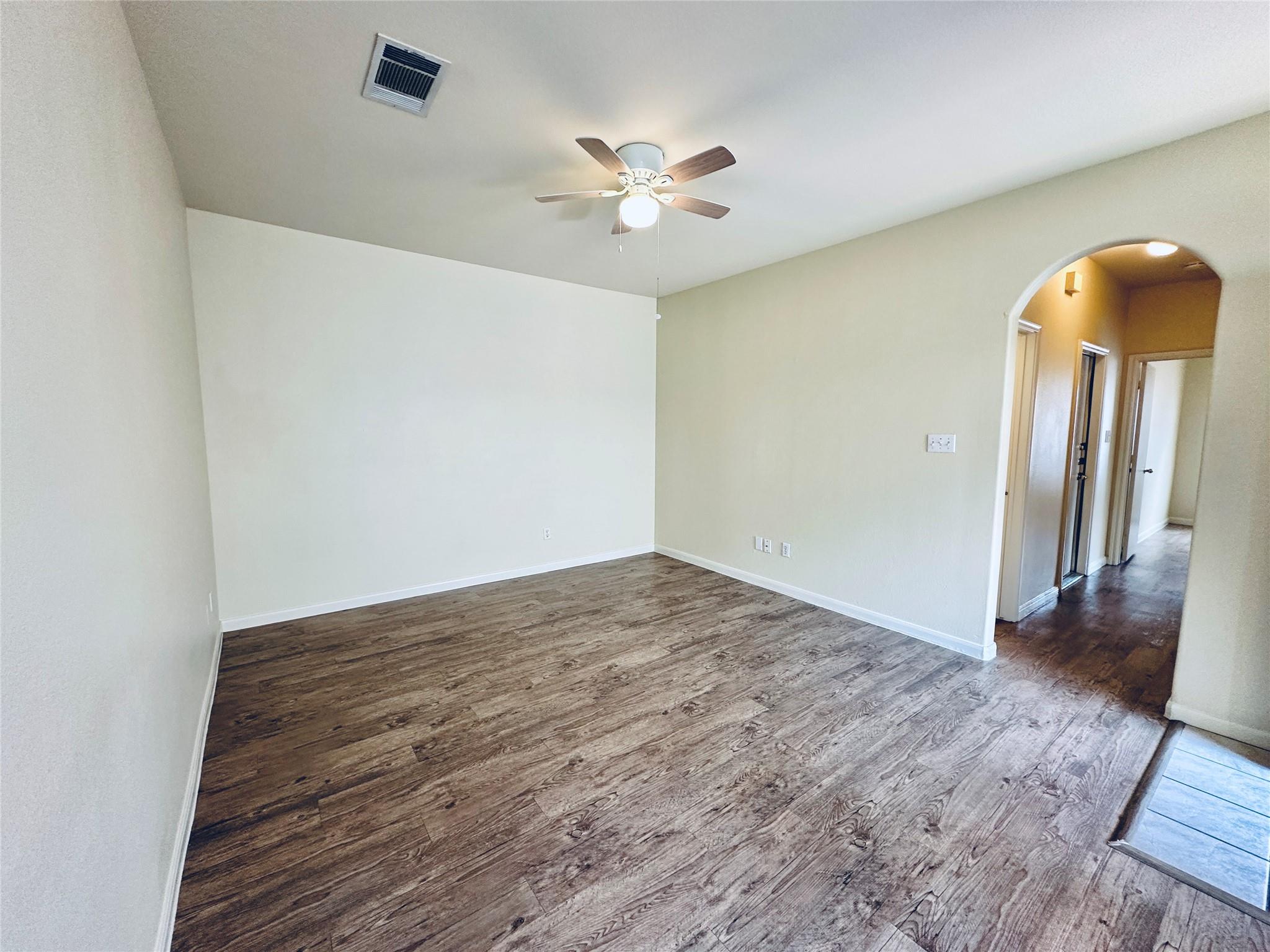 2873 Southampton Way #b Property Photo 13
