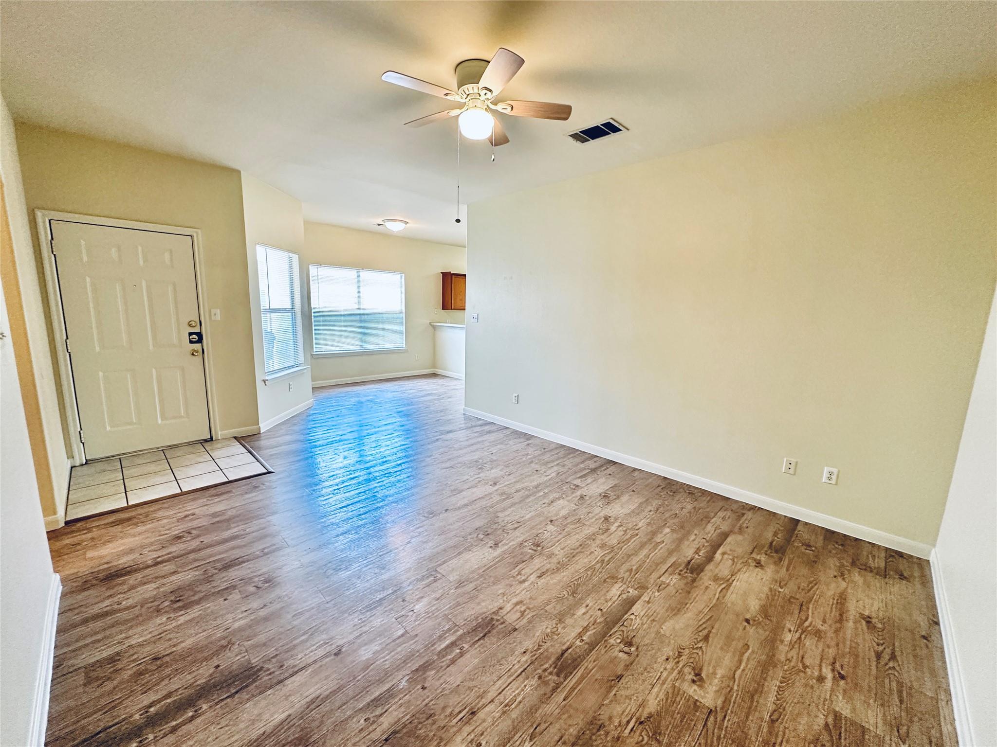 2873 Southampton Way #b Property Photo 14