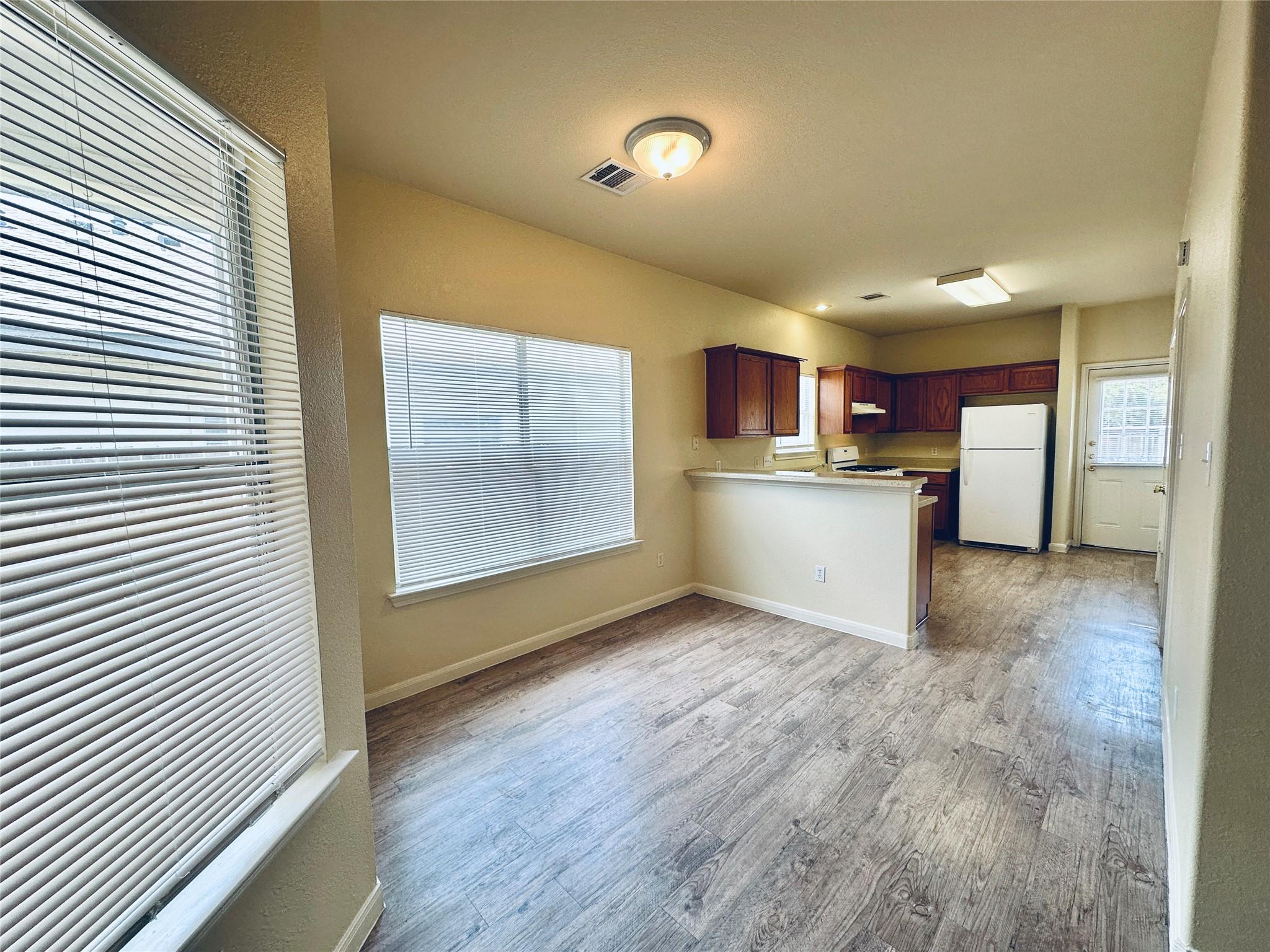 2873 Southampton Way #b Property Photo 15